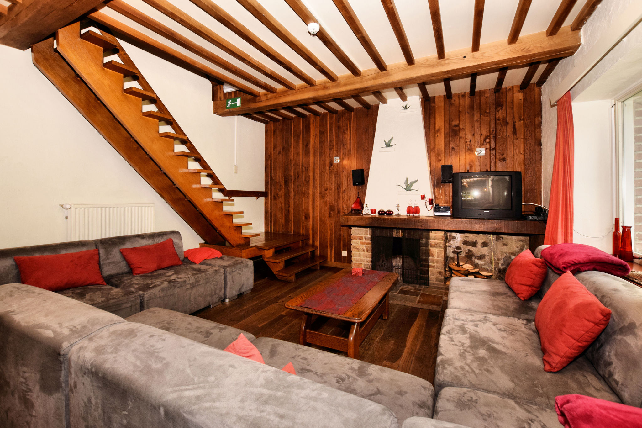 Vintage Holiday Home with Barbecue in Rendeux