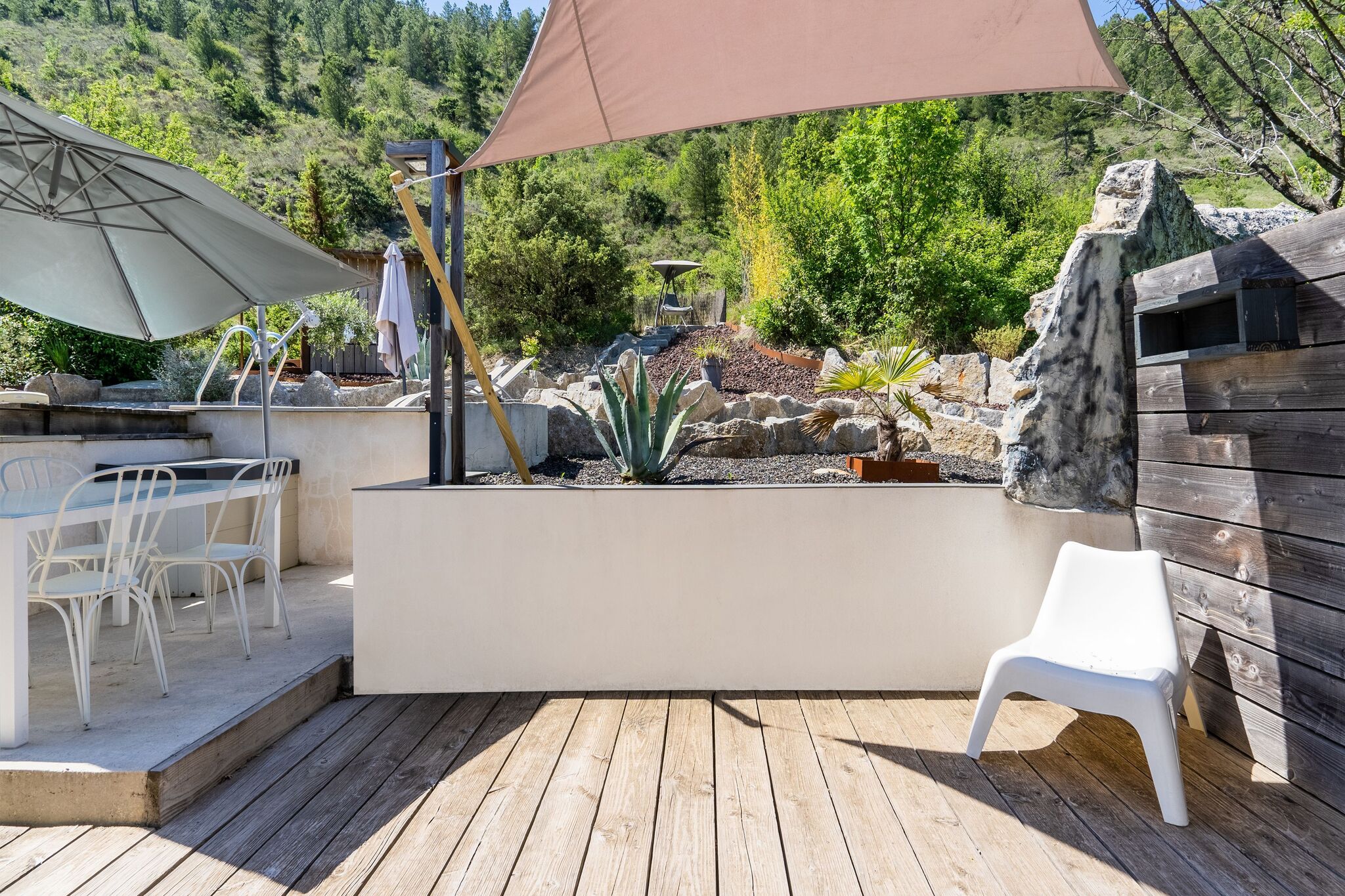 Moderne villa met privézwembad in de zuidelijke Ardèche