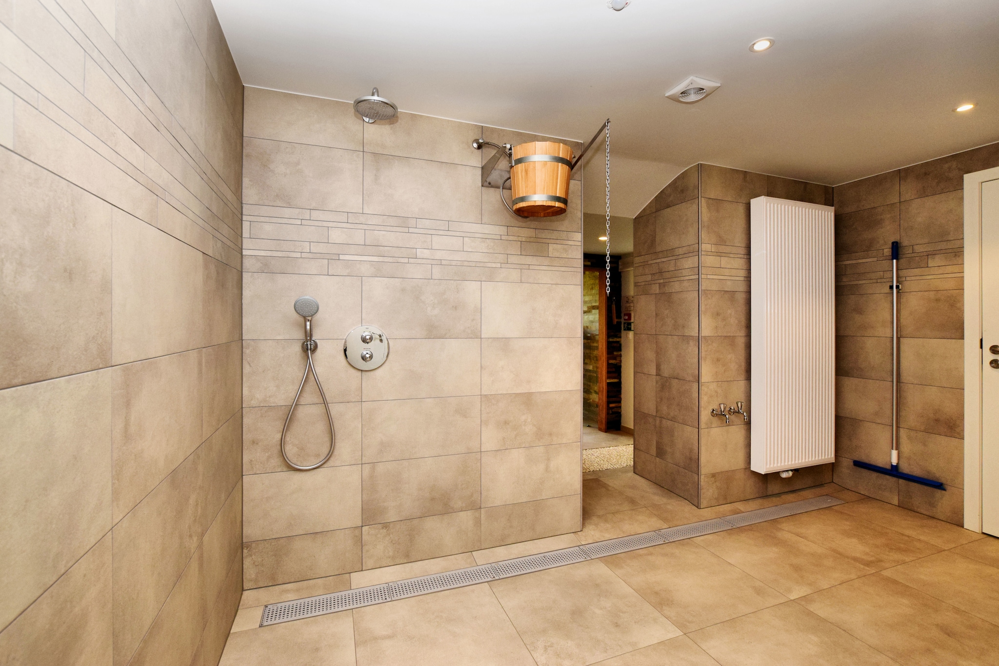 Vakantiehuis Spa max. 22 personen 8 slaapkamers sauna #31
