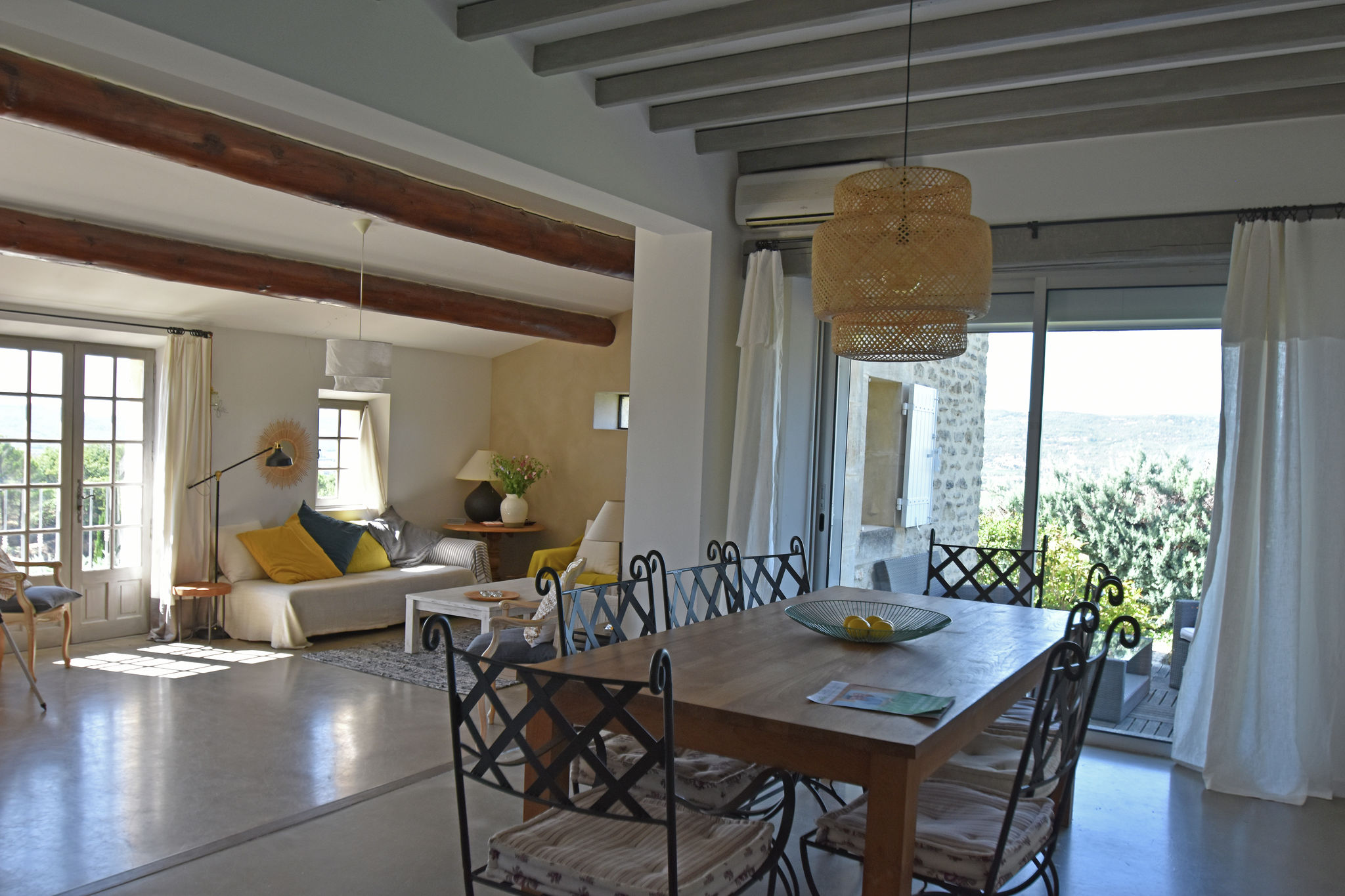 Villa dans le Roussillon avec piscine privée et jardin