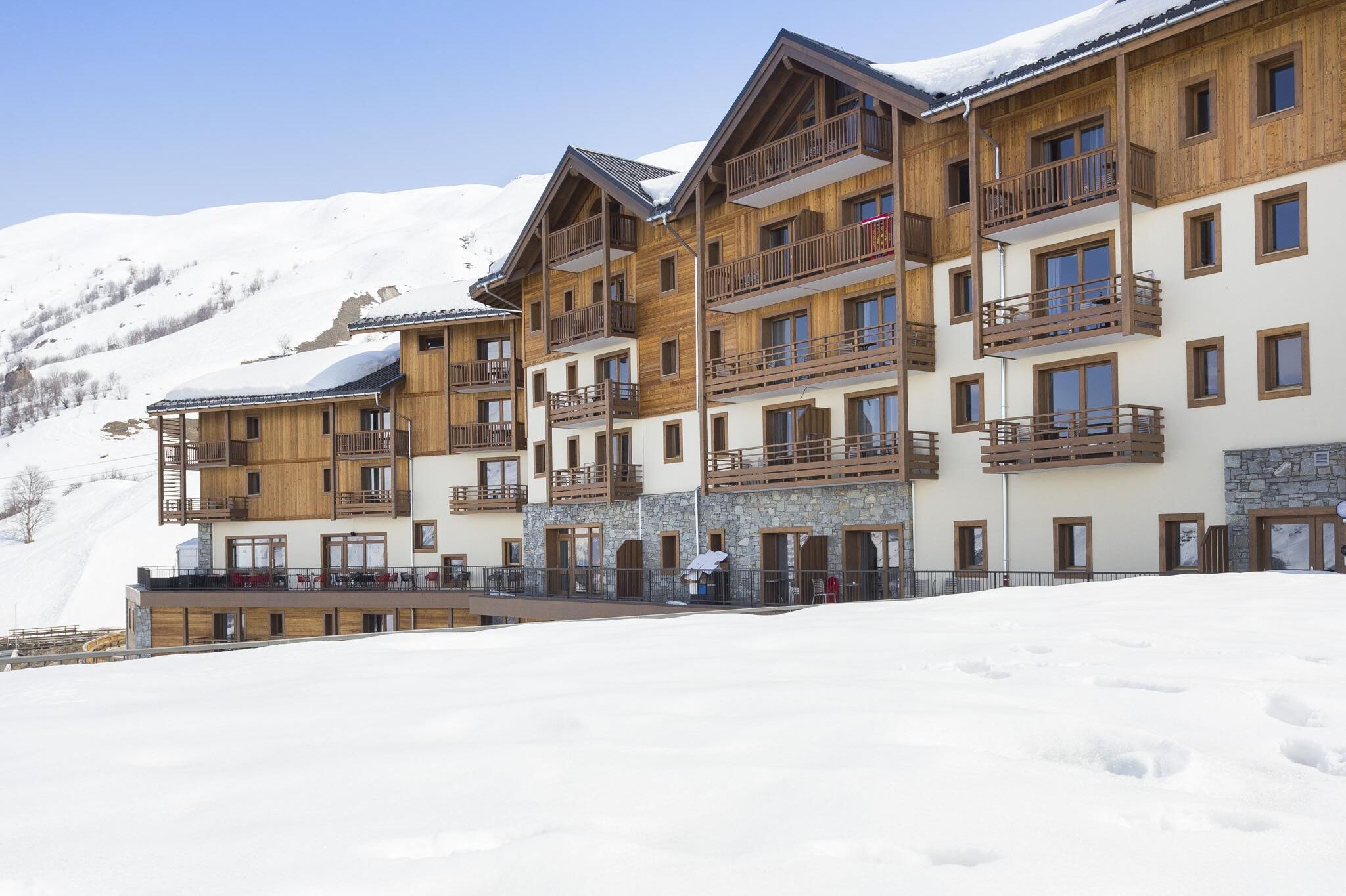 Modern comfortable apartment on the slopes in Les Menuires
