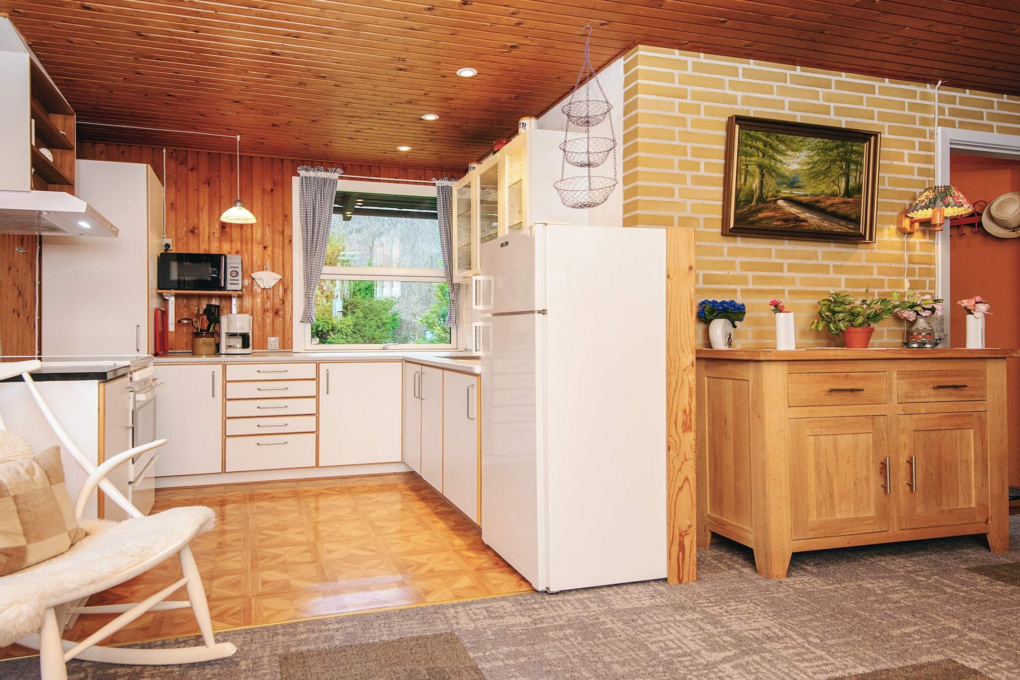 open kitchen(cooker(electric), hood, coffee machine, microwave, fridge-freezer), Living/bed room(TV(satellite, german television channels), CD player, stereo unit), bedroom(2x single bed, children\'s bed), bedroom(single bed), bedroom(2x bunk bed), bathroom(bathtub or shower, washbasin, toilet), conservatory, game computer, heating(electric), terrace, terrace(roofed), BBQ, air to air heatpump