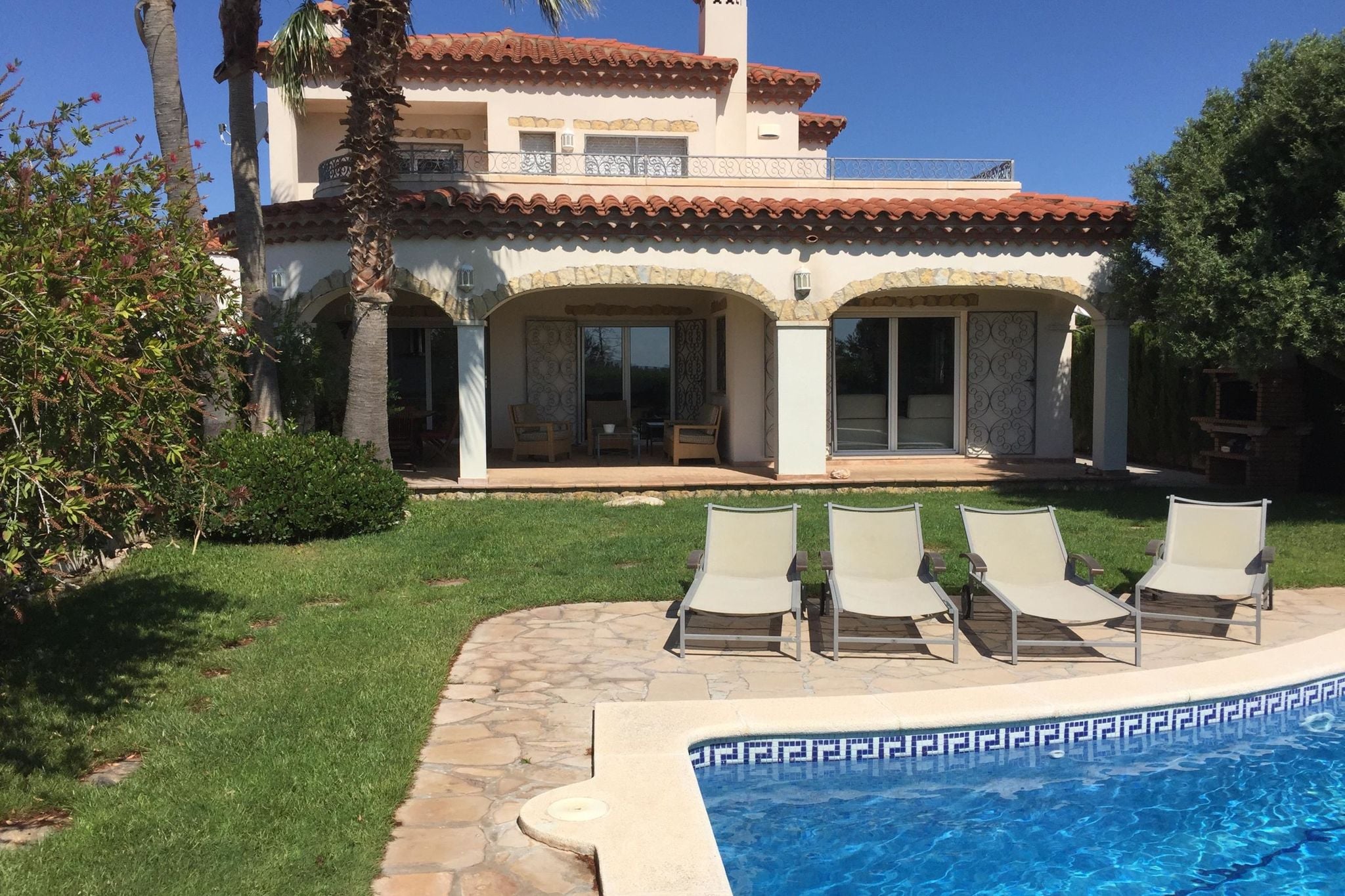 Luxuriöse Villa in Miami Platja mit Swimmingpool