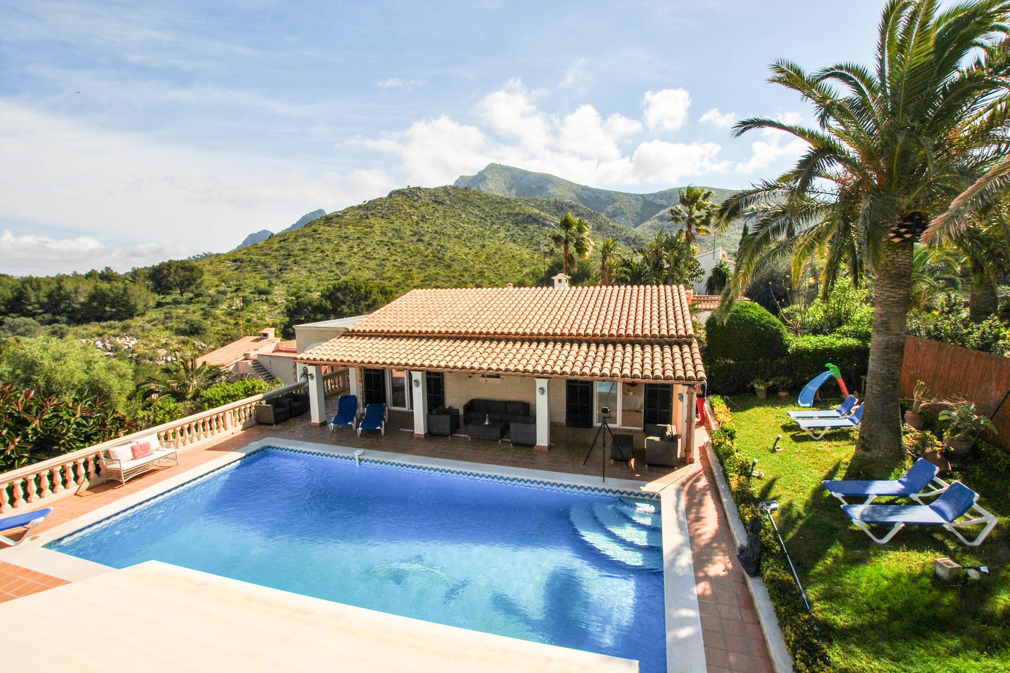luxe 10 persoons villa met privé zwembad en zeezicht over de baai van Pollensa
