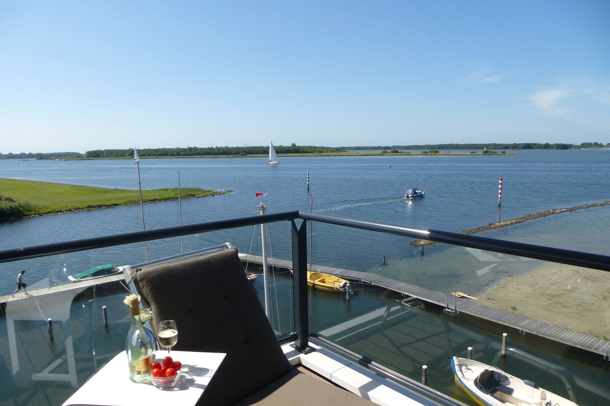 Luxe appartement in Kamperland met uitzicht op het water