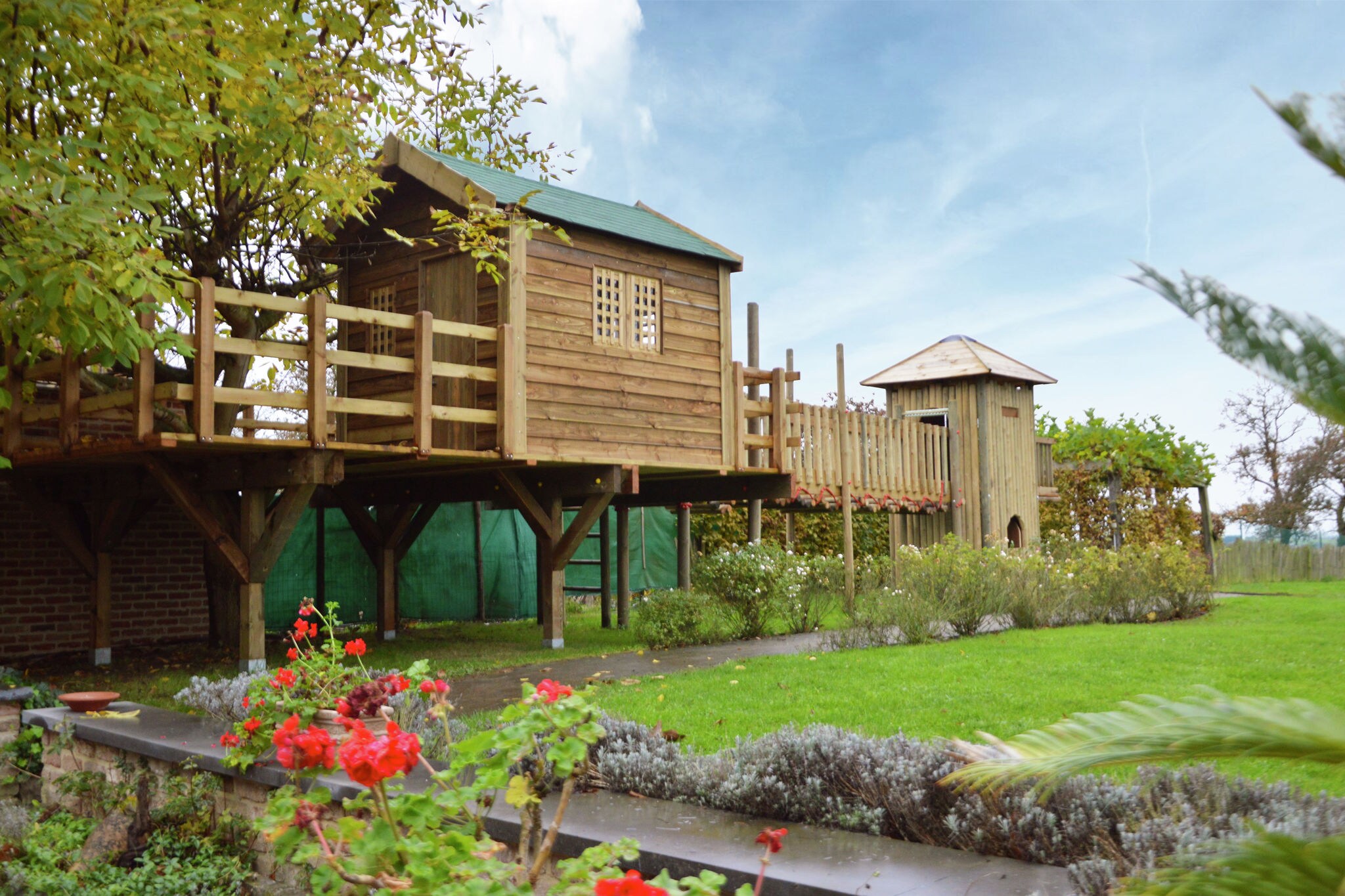 Maison de vacances moderne à Gingelom avec jacuzzi et jardin
