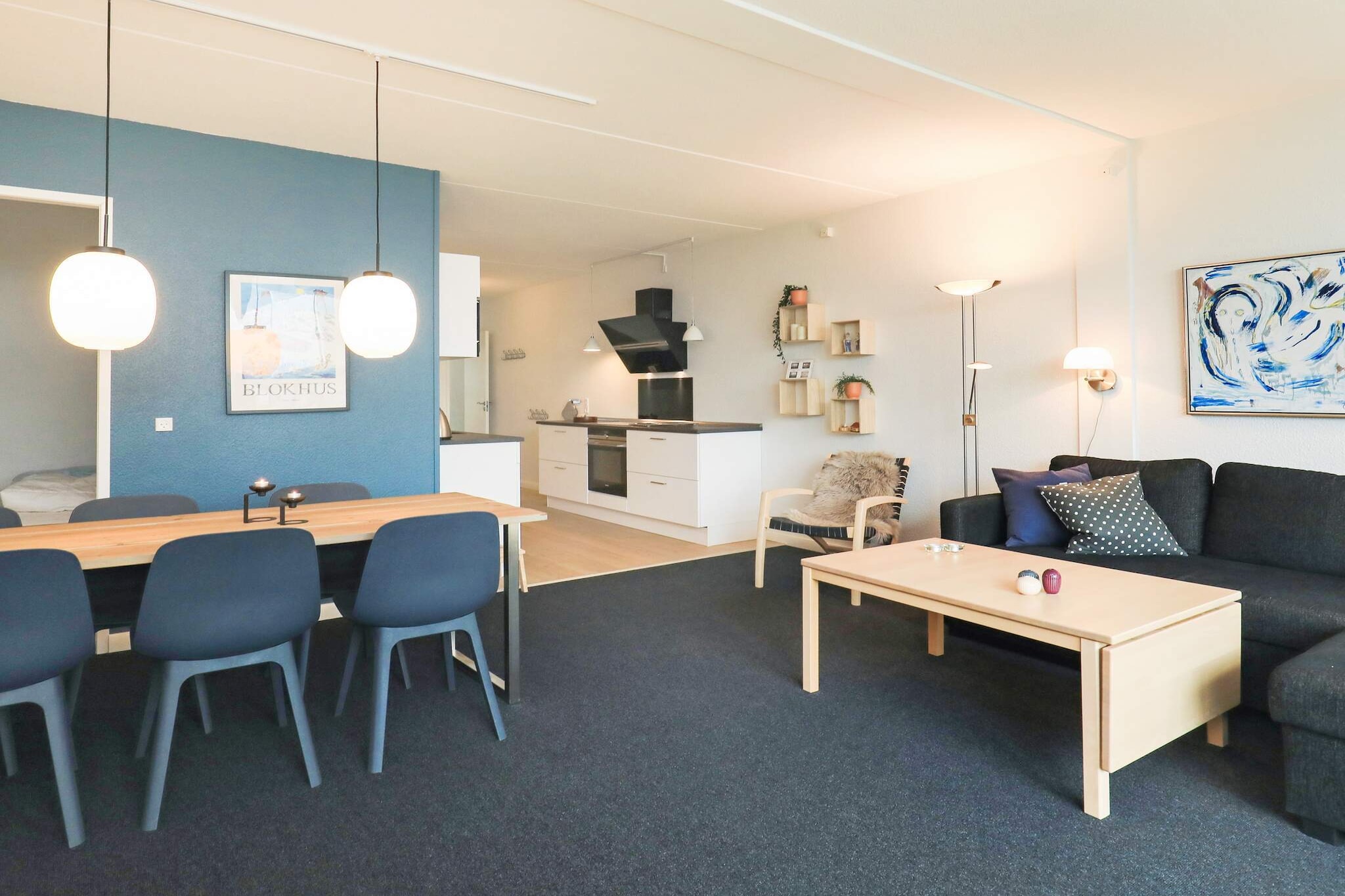 2 room Renovated, less good location - Niet-getagd