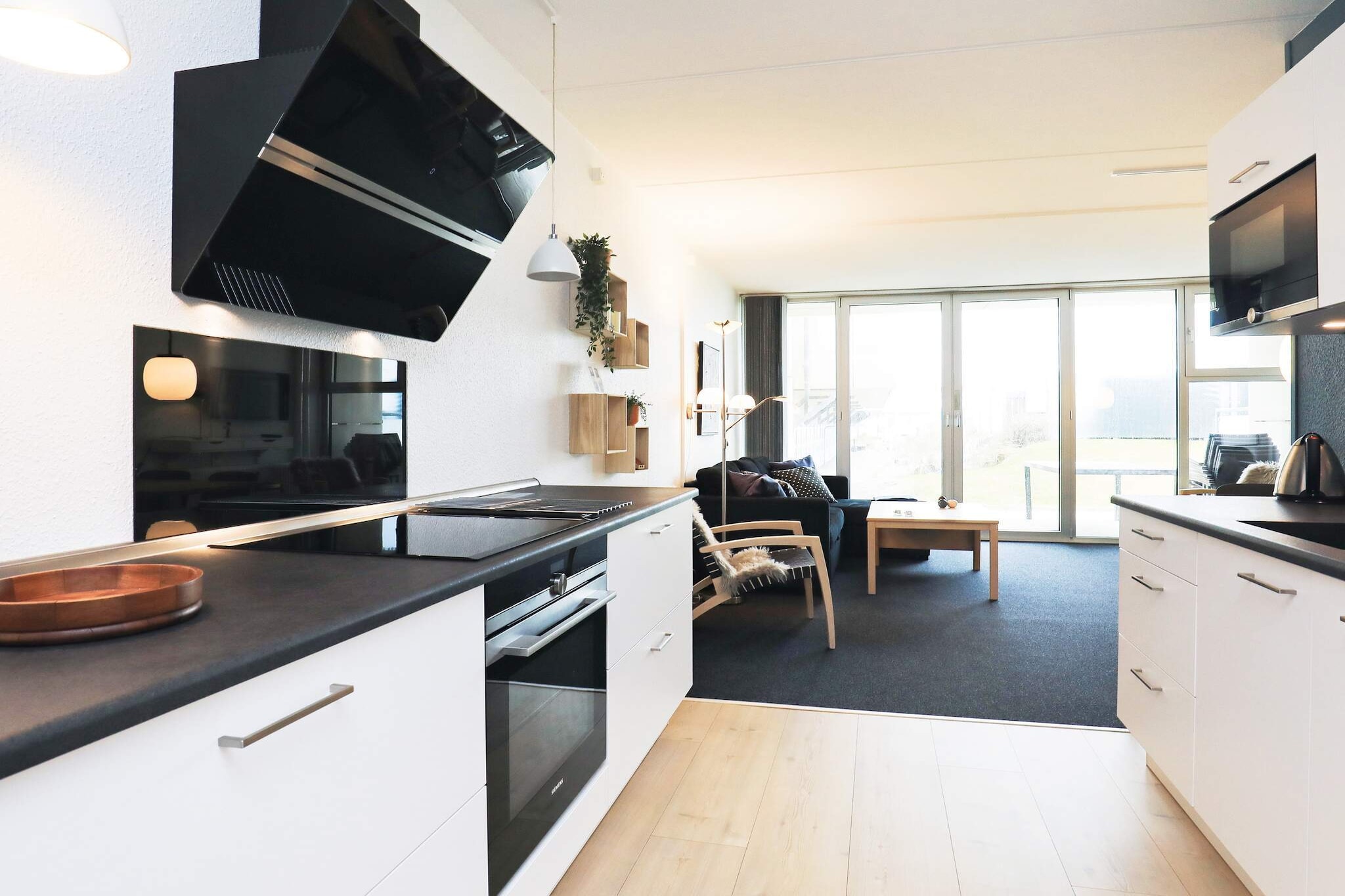 2 room Renovated, less good location - Niet-getagd