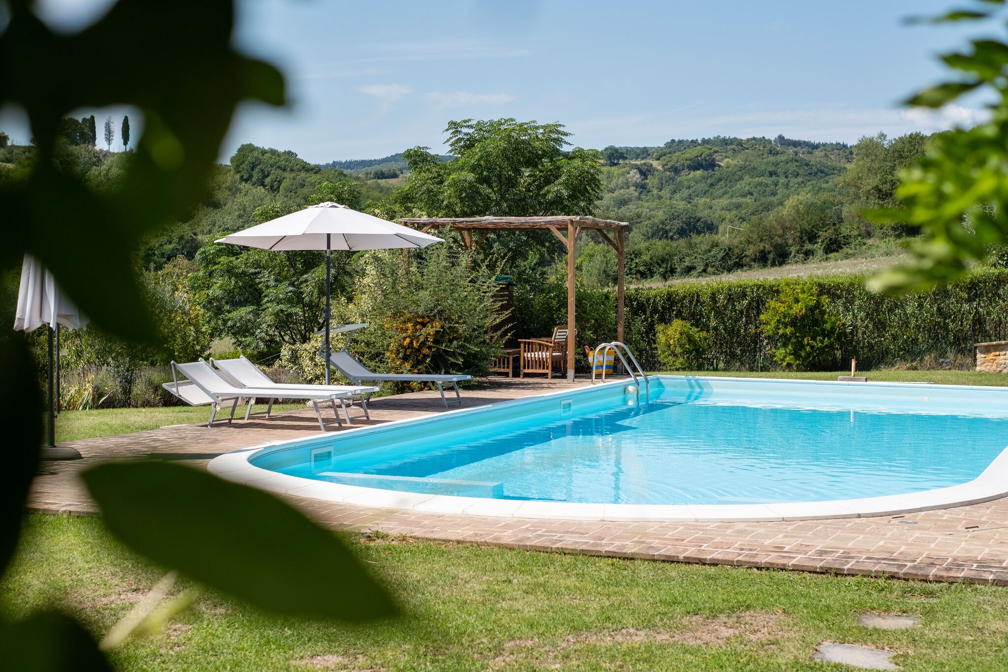 Comfy Farmhouse with Swimming Pool, Terrace, Garden, BBQ