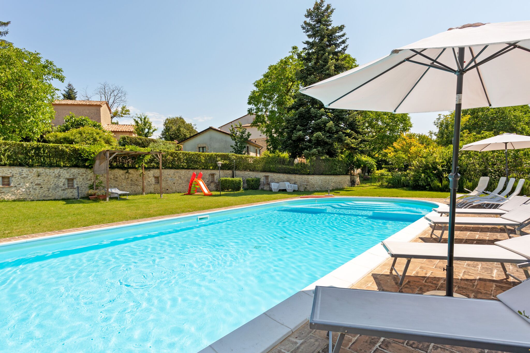 Vaste maison de vacances avec piscine à Città di Castello