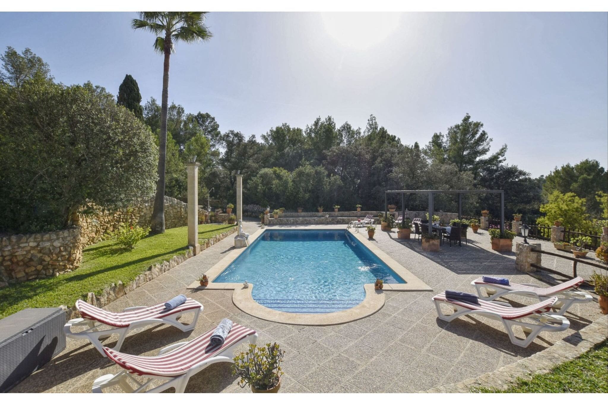 Rustic style villa located in the beautiful Mallorcan town of Sineu