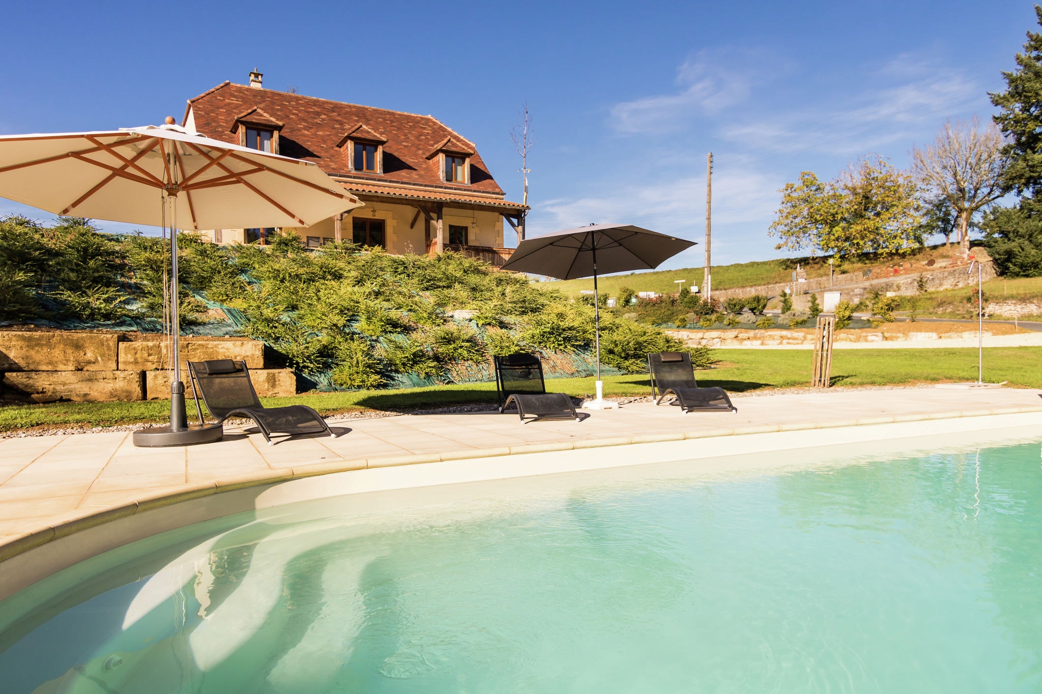 Luxury villa with pool on the edge of Montignac.