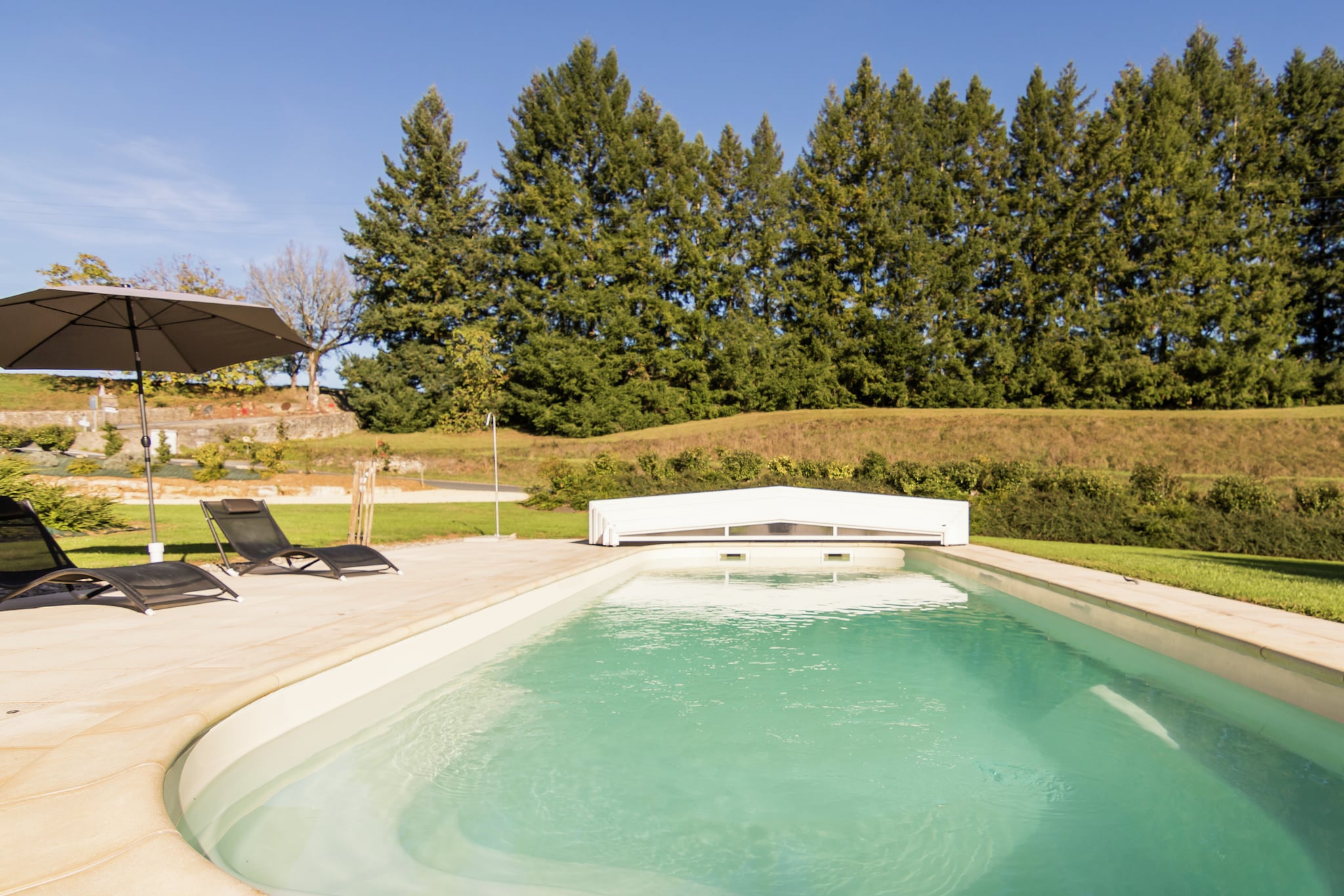 Luxury villa with pool on the edge of Montignac.