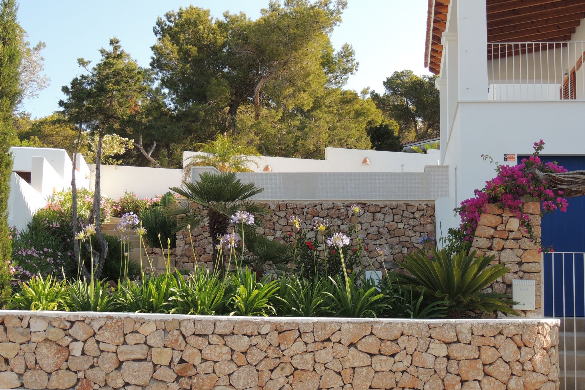 Luxe villa op Ibiza met een privézwembad met uitzicht op zee