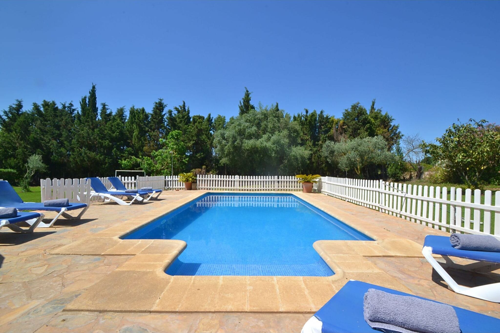 Majestic holiday home in Manacor with swimming pool