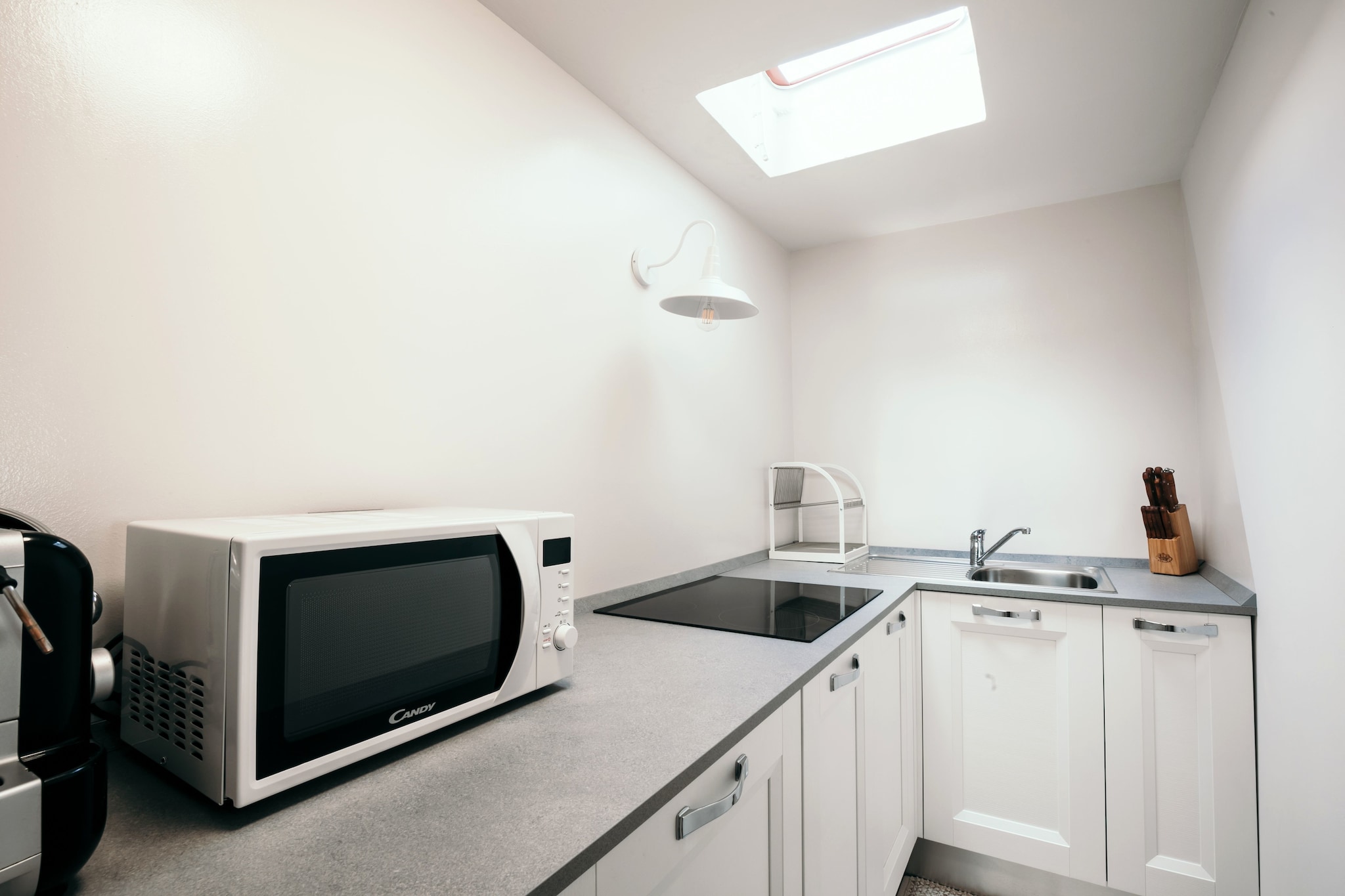 Ground floor: (Sitting room(single sofa bed, decorative fireplace), dining room(decorative fireplace), Kitchen(espresso machine, oven, microwave, dishwasher, freezer))\n\nOn the 1st floor: (bedroom(double bed), bedroom(double bed), bathroom(shower, toilet, bidet))\n\nwashing machine, terrace, terrace(private, roofed, fenced, 100 m2), garden furniture, BBQ, parking