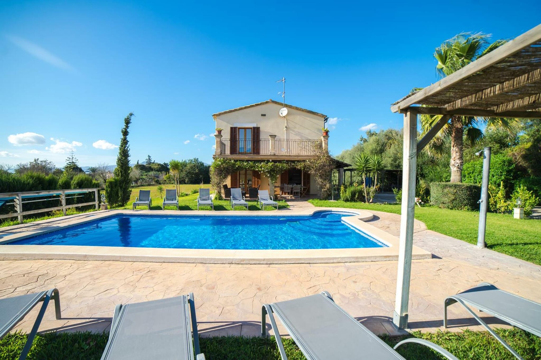 Maison de vacances chic avec piscine privée à Es Pont d'Inca