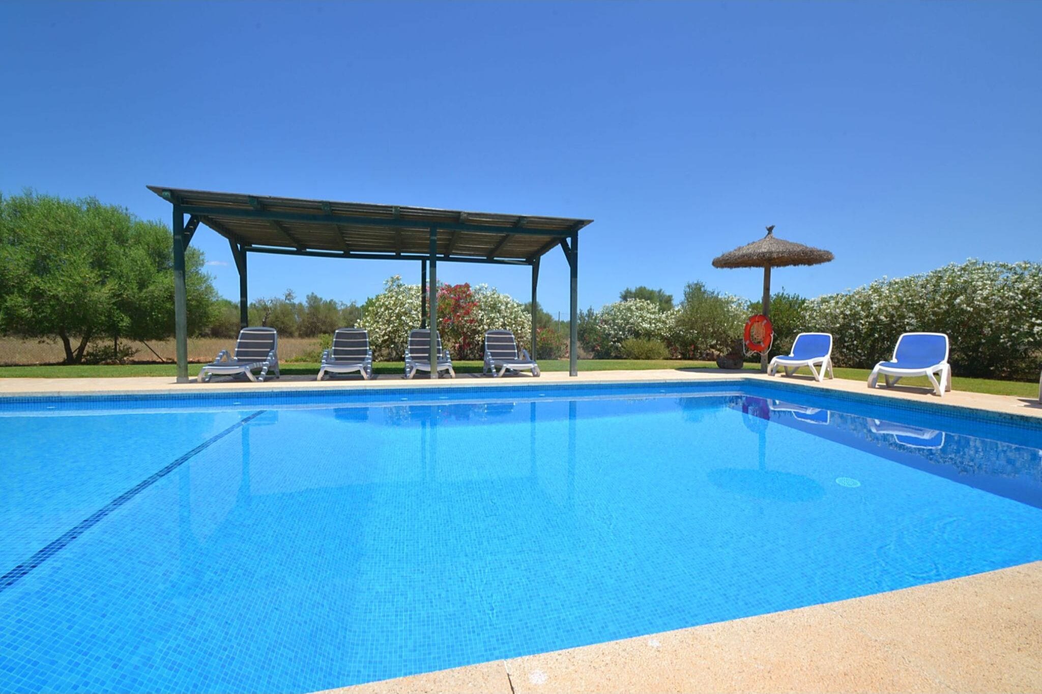 Maison de vacances dans cadre tranquille avec piscine privée
