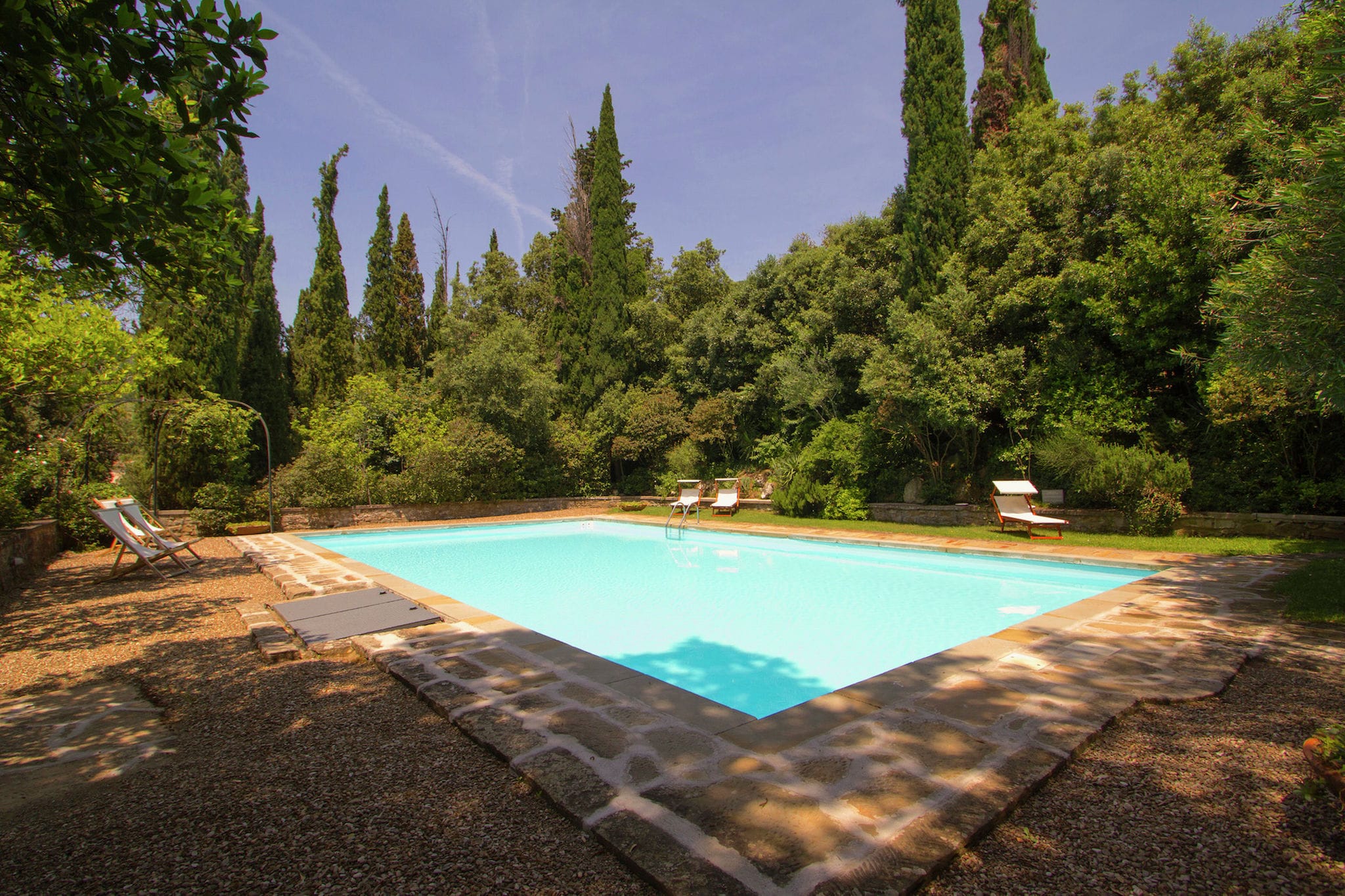 Plush Villa in Cortona with Pool & Mountain Views