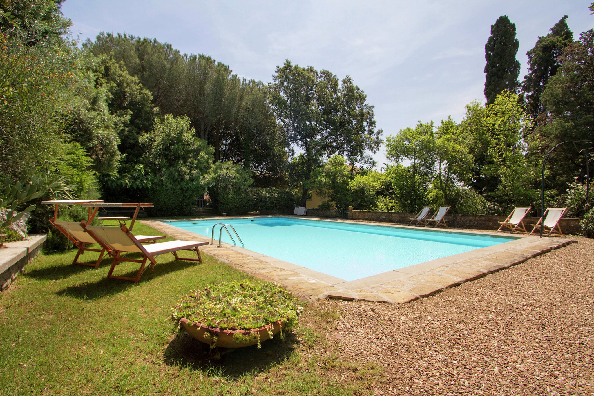 Plush Villa in Cortona with Pool & Mountain Views