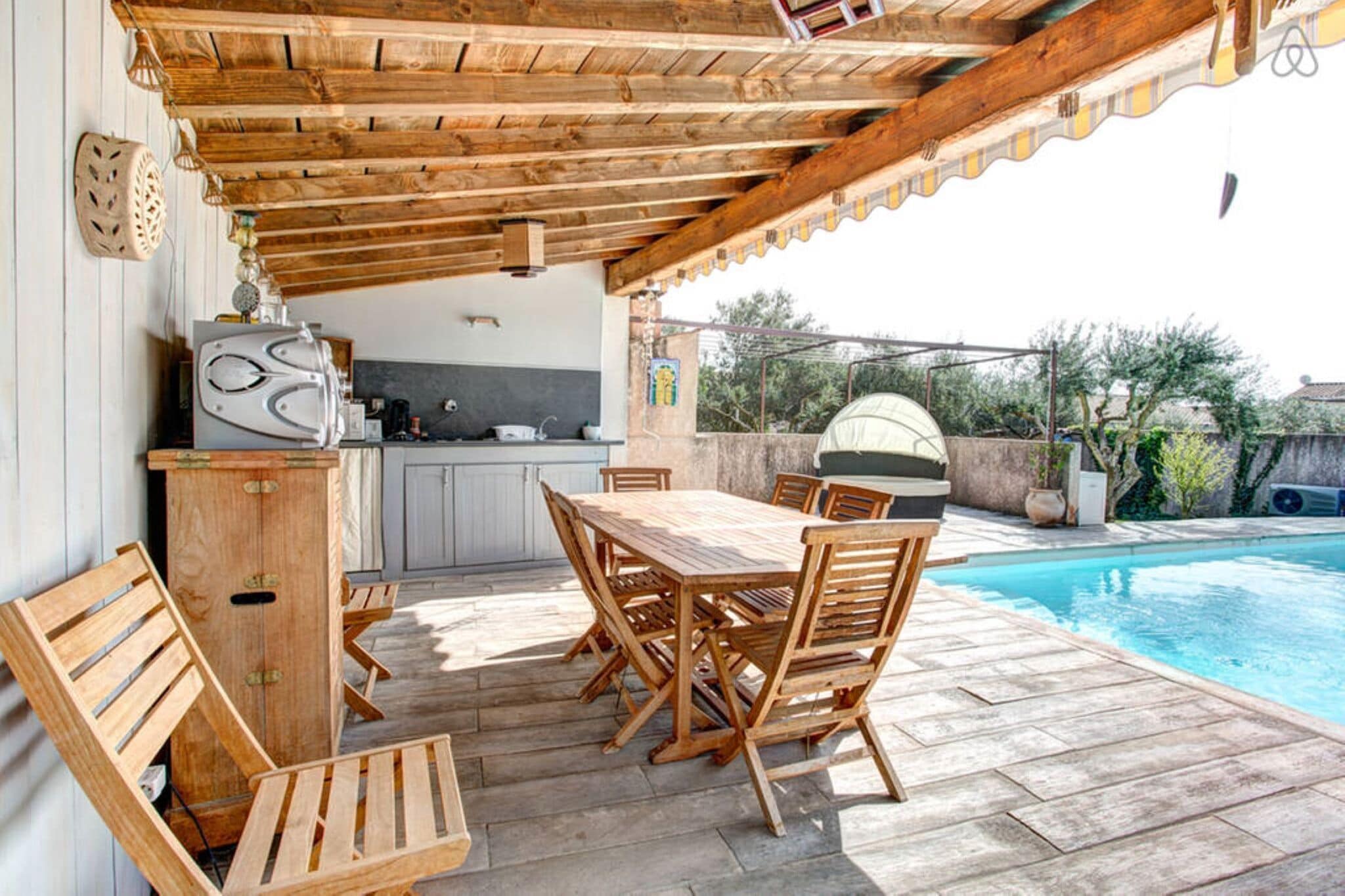 Villa confortable à Roquemaure avec piscine privatisée