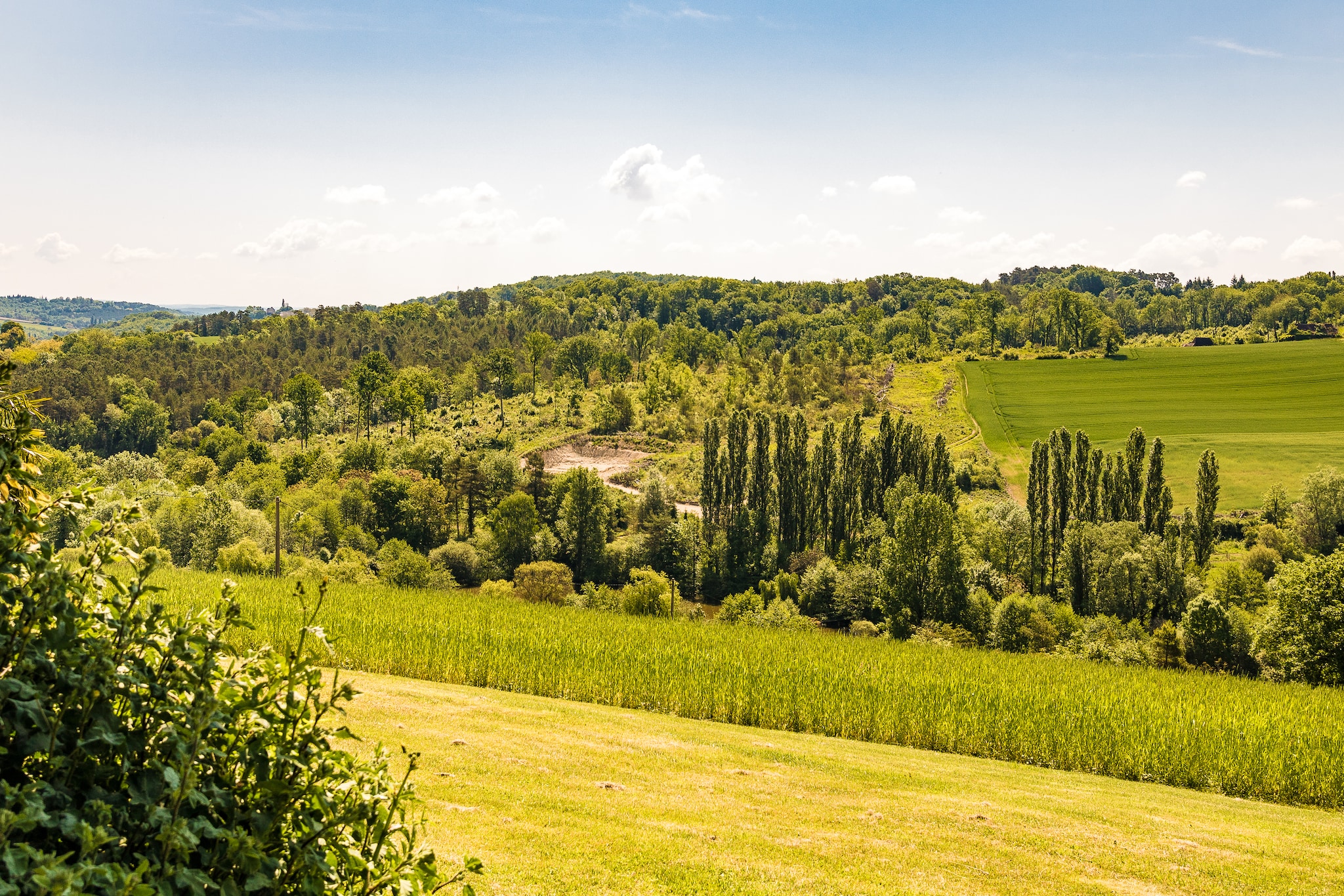 Pleasant cottage with pool, large garden and beautiful view.