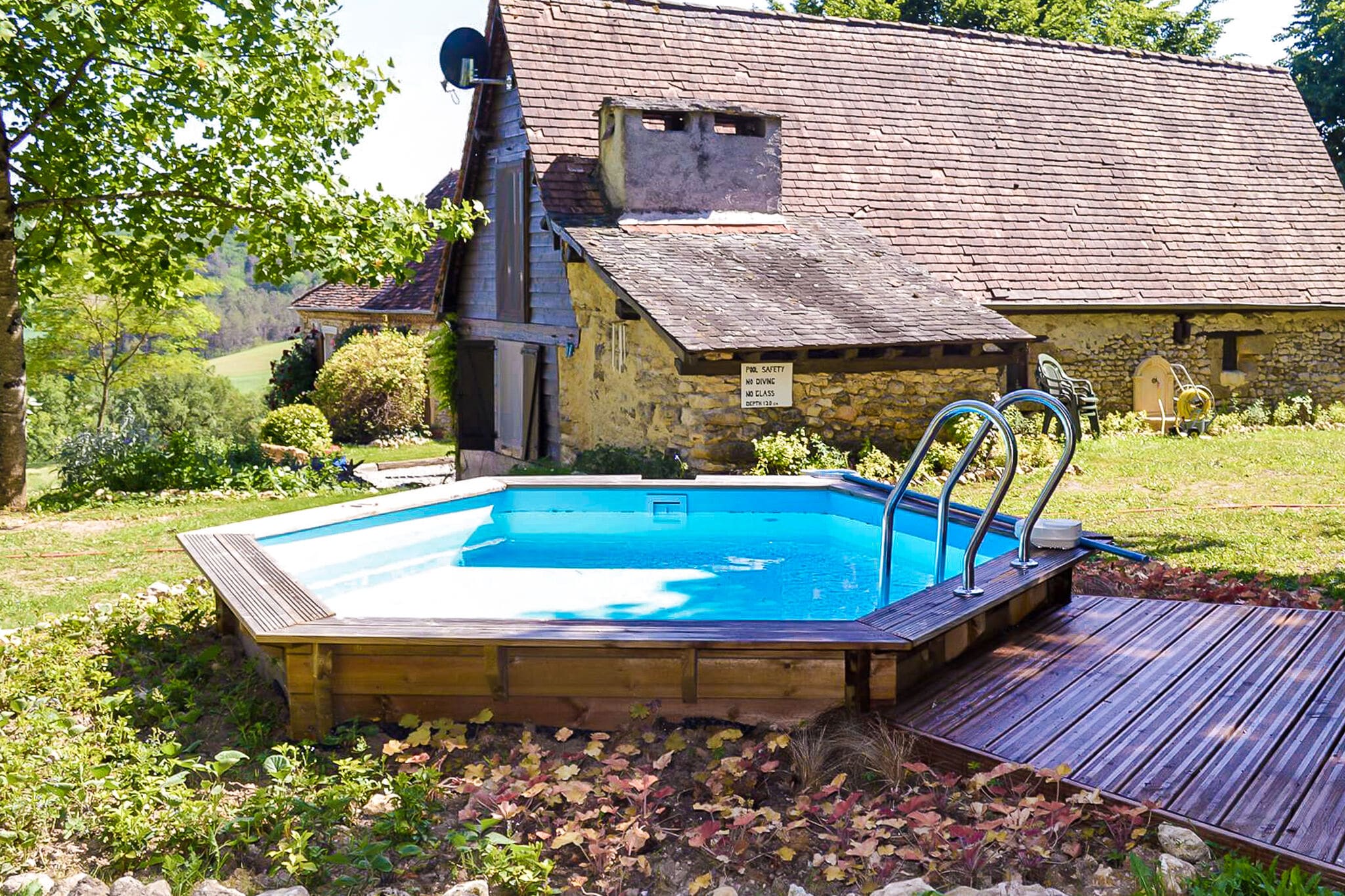 Knusse cottage met zwembad, grote tuin, speeltuintje en mooi uitzicht.