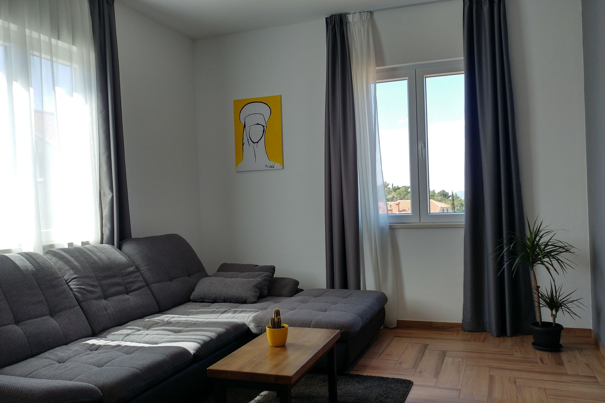 Comfortable new apartment with balcony sea view in quiet location, free parking