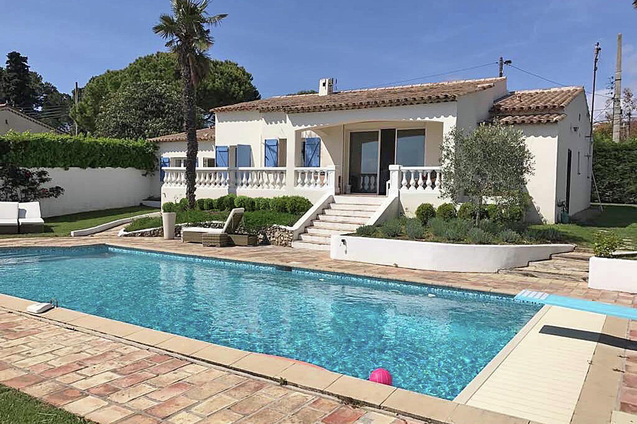 Villa in Montcaret mit privatem Pool und Garten mit Grill