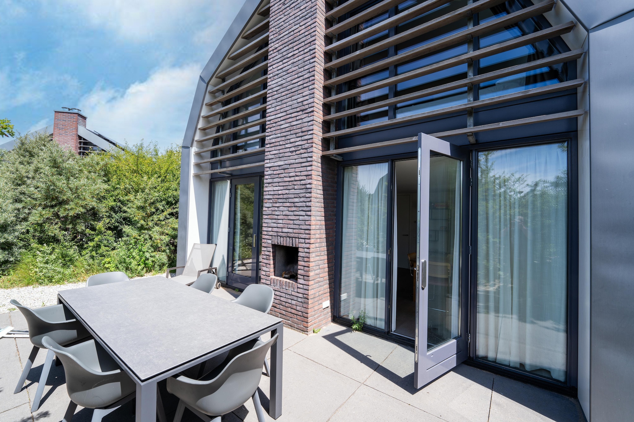 Onder de molen-Terrasbalkon