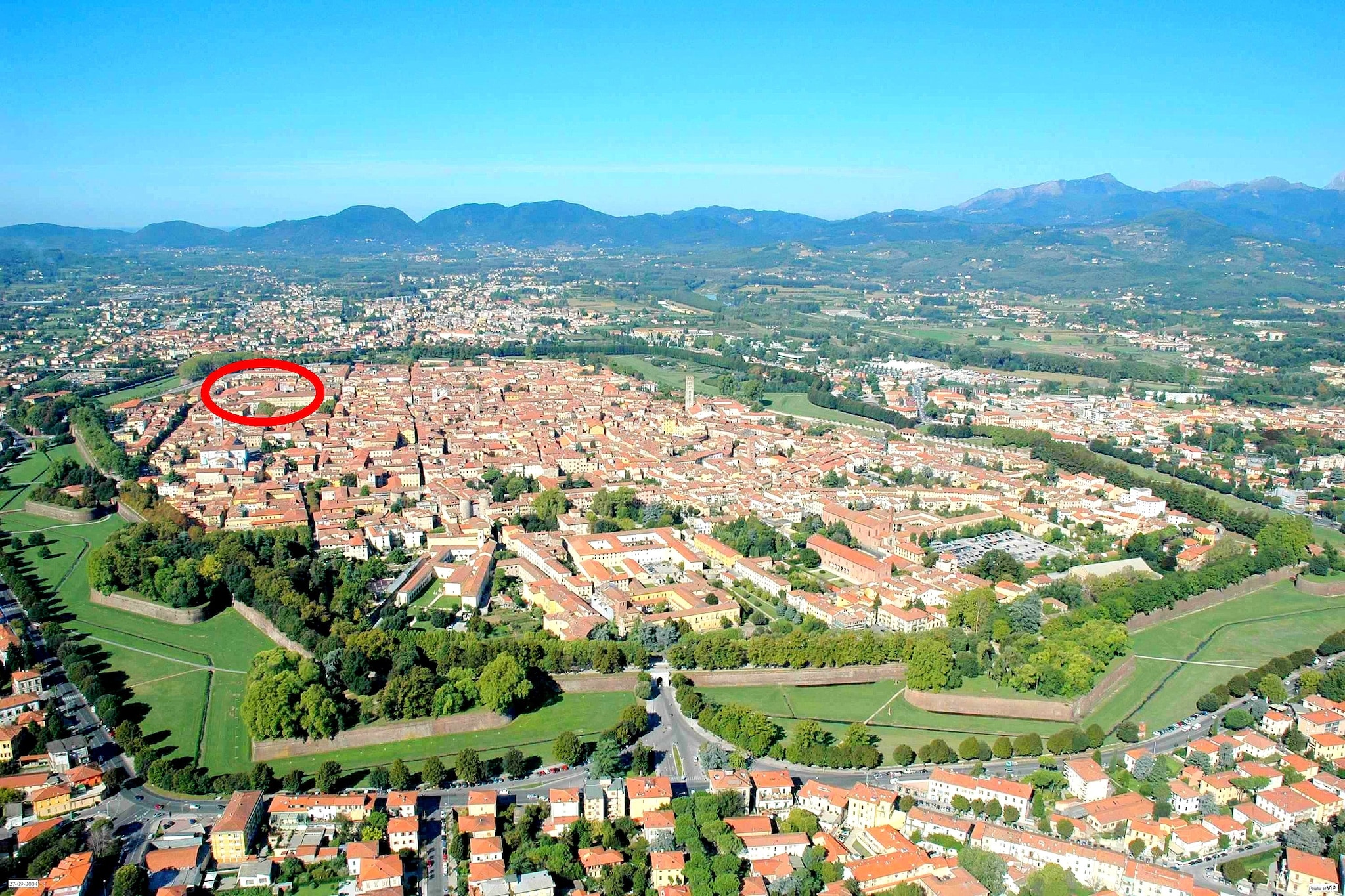 Quaint Mansion in Lucca Town Centre