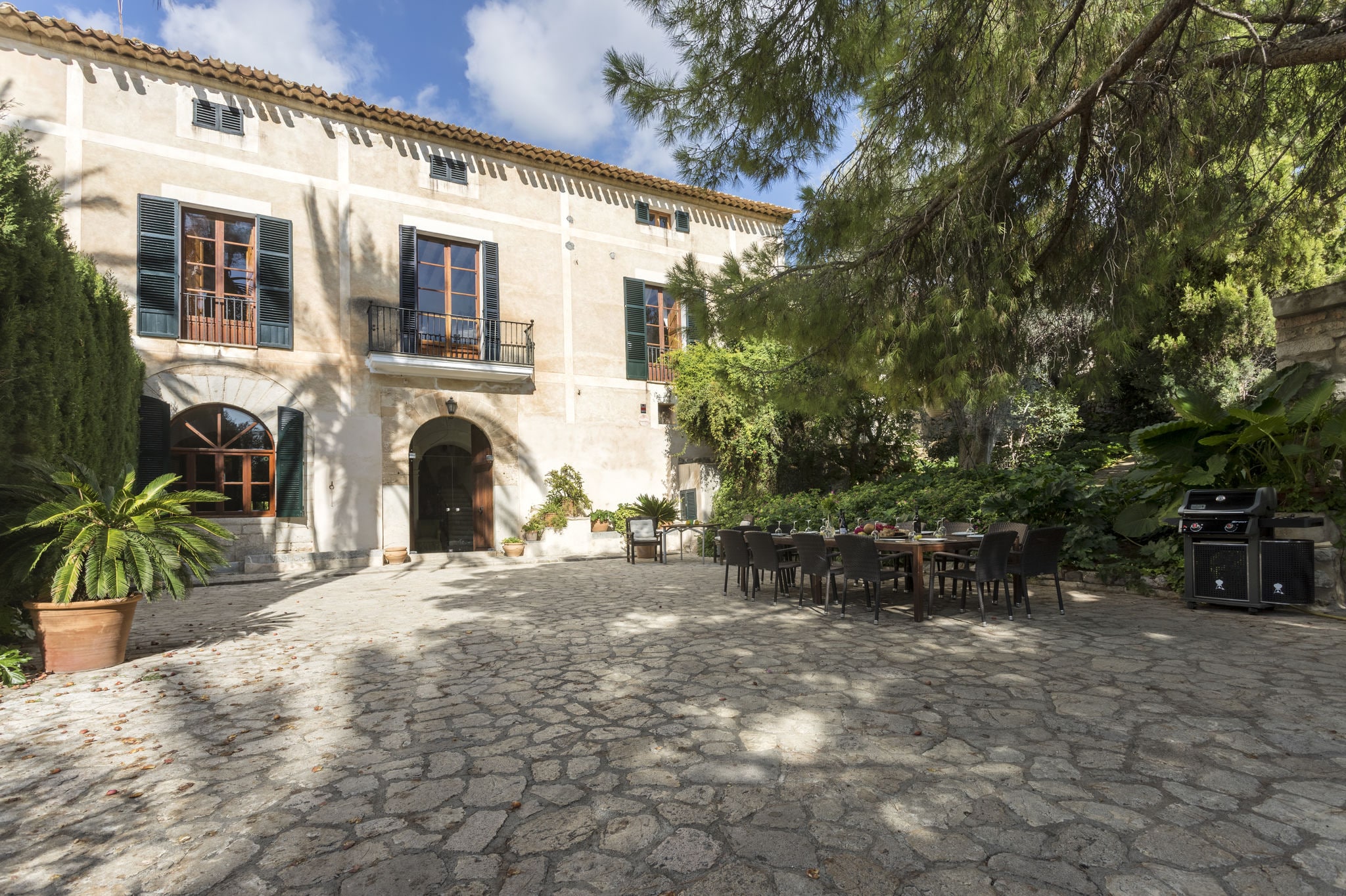 Large 18-century stylish manor house at the foot of the Tramuntana mountains