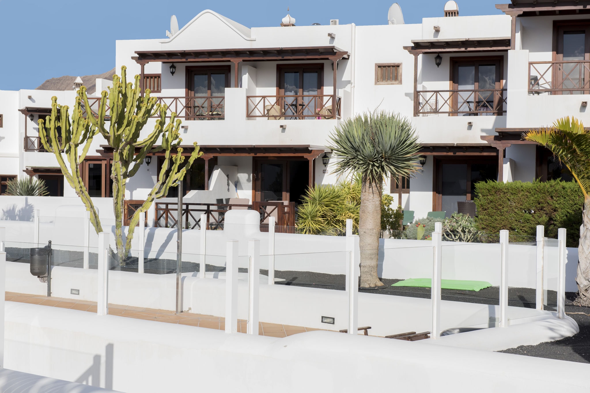 Lavish Holiday Home in Playa Blanca with Pool