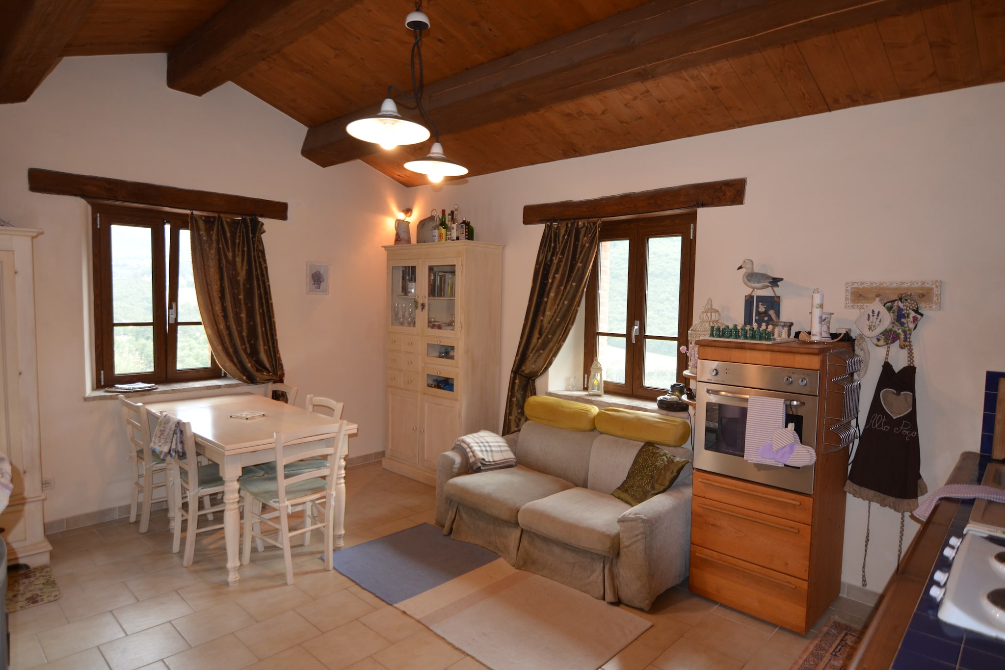 This lovely renovated Tuscan-style apartment has 3 bedrooms in Pennabilli. It is ideal for families or groups and can accommodate 6 guests. This apartment has a shared garden for you to enjoy an amazing day outdoors.
A hidden gem in the quaint and historic Montefeltro area in the lap of nature. The landscape has inspired Renaissance-era painters like Leonardo da Vinci, visit the famous site and be inspired. Altopoggio is located in the border of Tuscany and Emilia-Romagna in the interregional pre-park of the Sasso Simone and Simoncello at the height of 650 m in a valley. Just a stone’s throw from Tuscany and Romagna’s - some of the famous art cities, Altopoggio awaits all who seek silence, beauty, good food & wine.
There is a terrace if you wish to relish a glass of wine in the evening. The large kitchen has a wood stove and DVD player to make the most of your holidays. Parking is provided on the property for you to stay hustle-free.