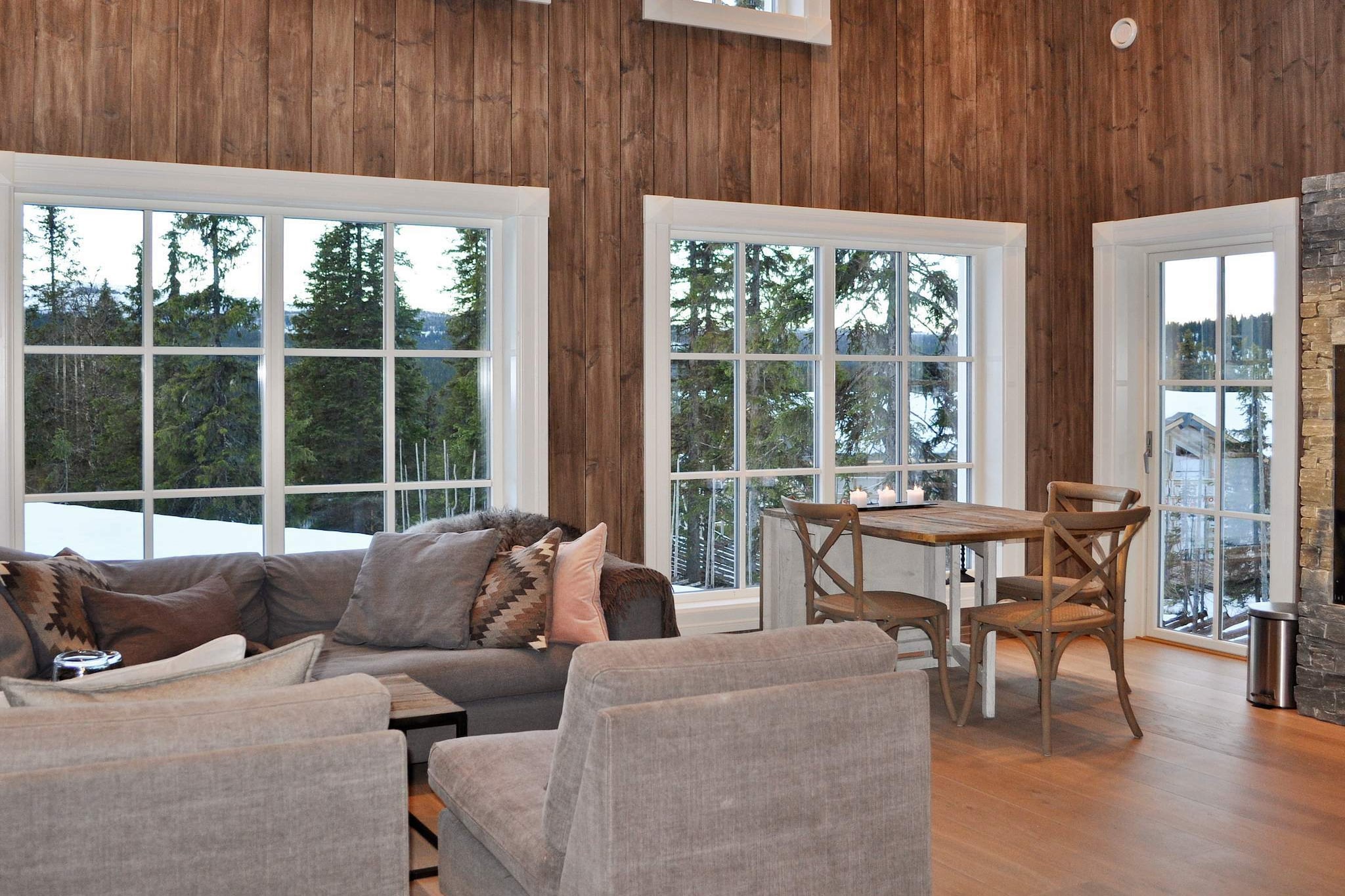 Great cabin on the western edge of Kvitfjell. Large windows provide a great view of the beautiful mountain area. The cabin has 3 bedrooms and a total of 5 sleeping places. The cabin has 1 bathroom with a washing machine, and a fully equipped kitchen. The cabin has a living room combined with an open dining area. The cabin is brand new (2017). The cabin has a small hallway with a bathroom containing a shower and washing machine. You then enter the living room, which has a bright and open atmosphere with large windows. The kitchen is practical and fully equipped. The kitchen also has a small dining table. The kitchen is adjacent to a gas fireplace that heats the living room. On the 2nd floor you will find 3 bedrooms, one of which contains a TV and a sofa and can easily be converted into a small TV room. The area around the cabin consists of great walking opportunities arranged for both cycling and walking tours. Not far away you will find small centers such as Ringebu and FÃ¥vang where there are shops, petrol stations and eateries. About half an hour's drive away you will find Hunderfossen family park in the south and Fron water park in the north.