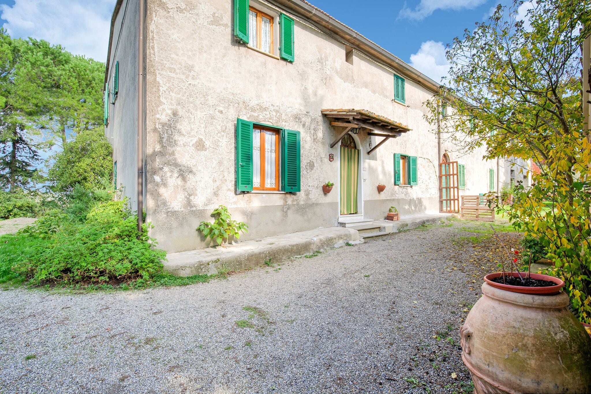 Das Erholsame Ferienhaus in Chianni mit Garten, Terrasse, Grill