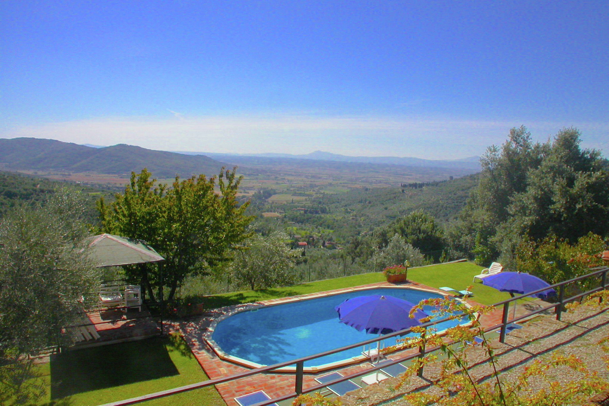 Geweldig vakantiehuis in Cortona met een zwembad en tuin