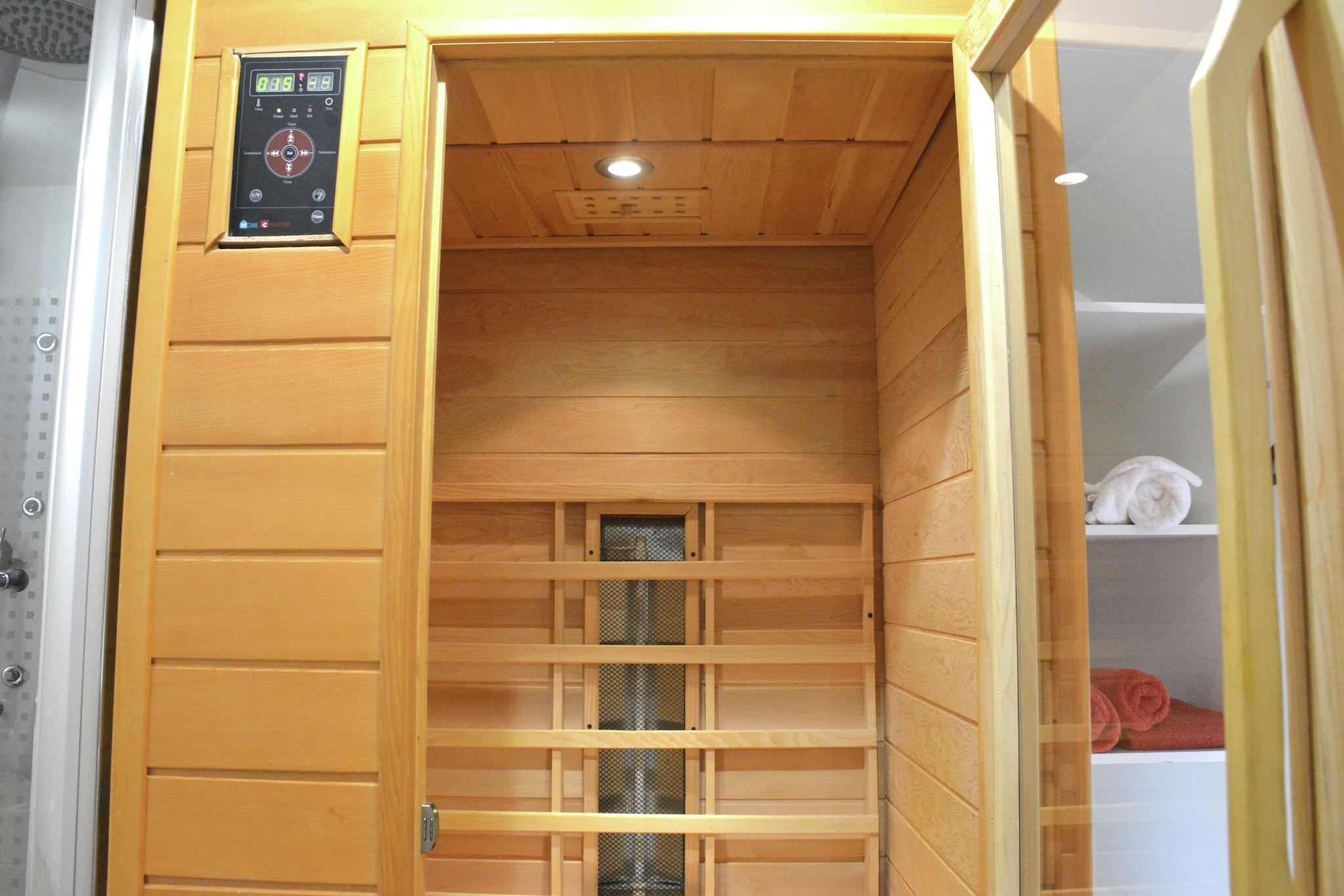 Vakantiehuis Tennville max. 10 personen 5 slaapkamers sauna #33