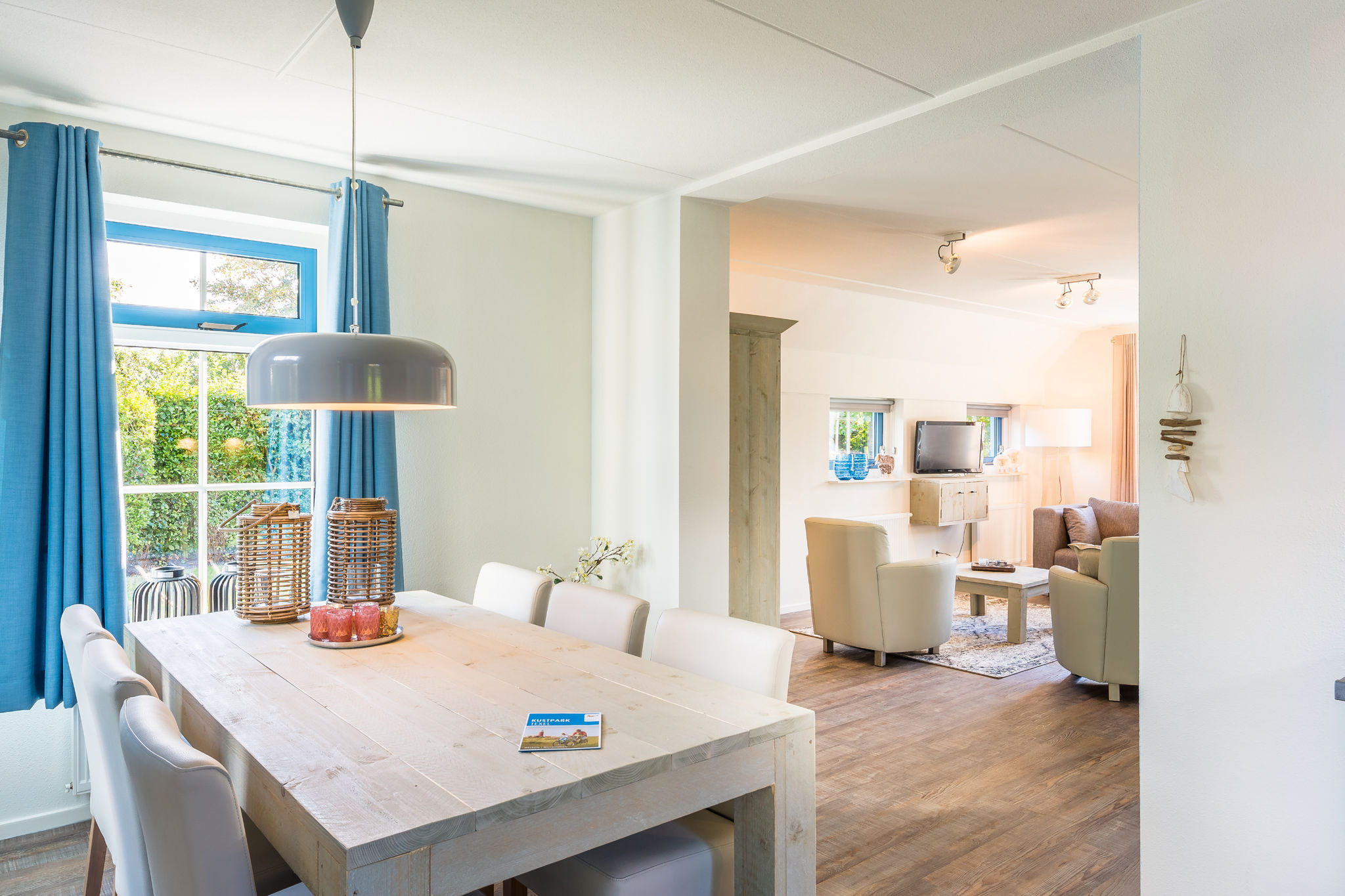Villa in landhuisstijl met 2 badkamers 2 km van zee op Texel
