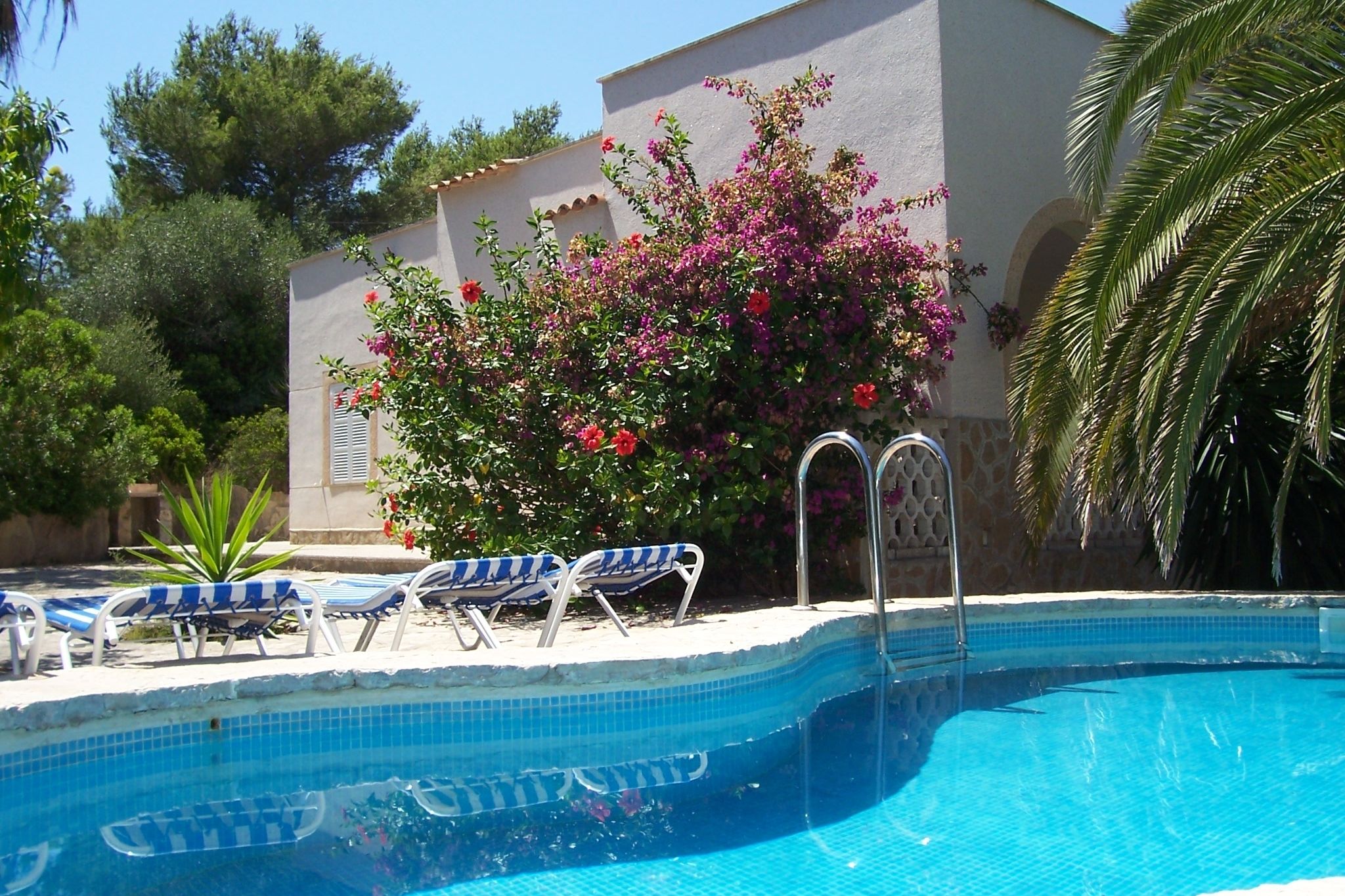 Serene villa in Cala Murada met zwembad