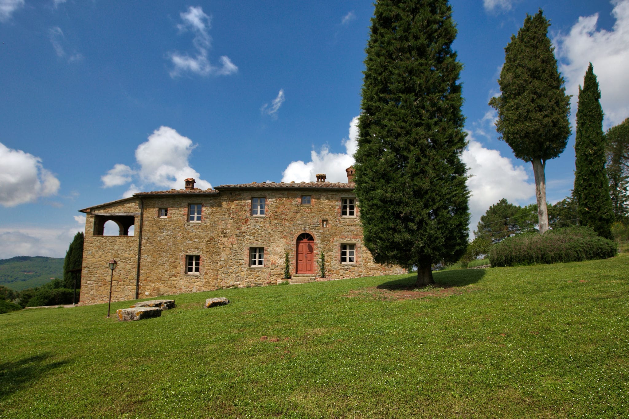Majestic Farmhouse in Lucignano with Swimming Pool