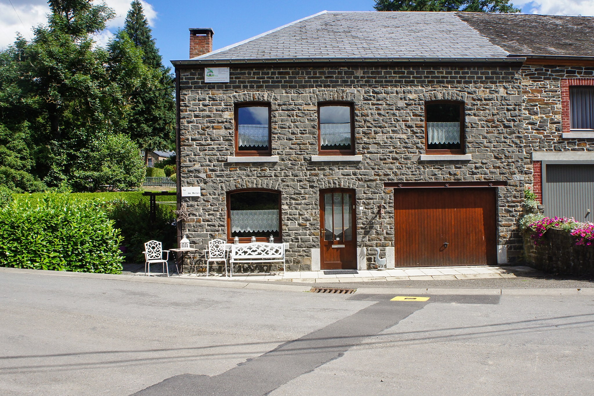 Vakantiehuizen Marcourt EUR-BE-6987-99