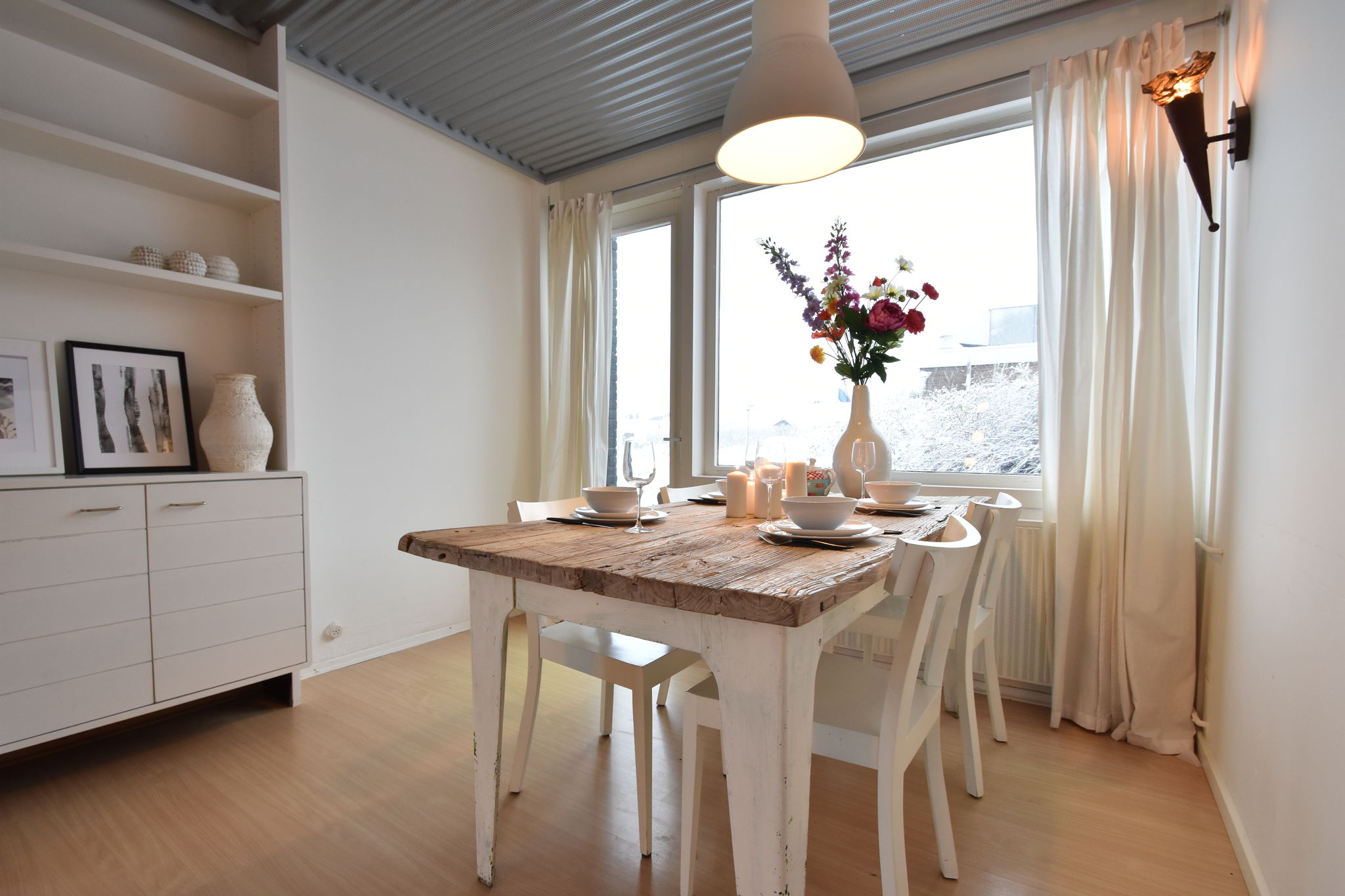Uniek familiehuis direct aan het strand van Bergen aan Zee met terras en balkon