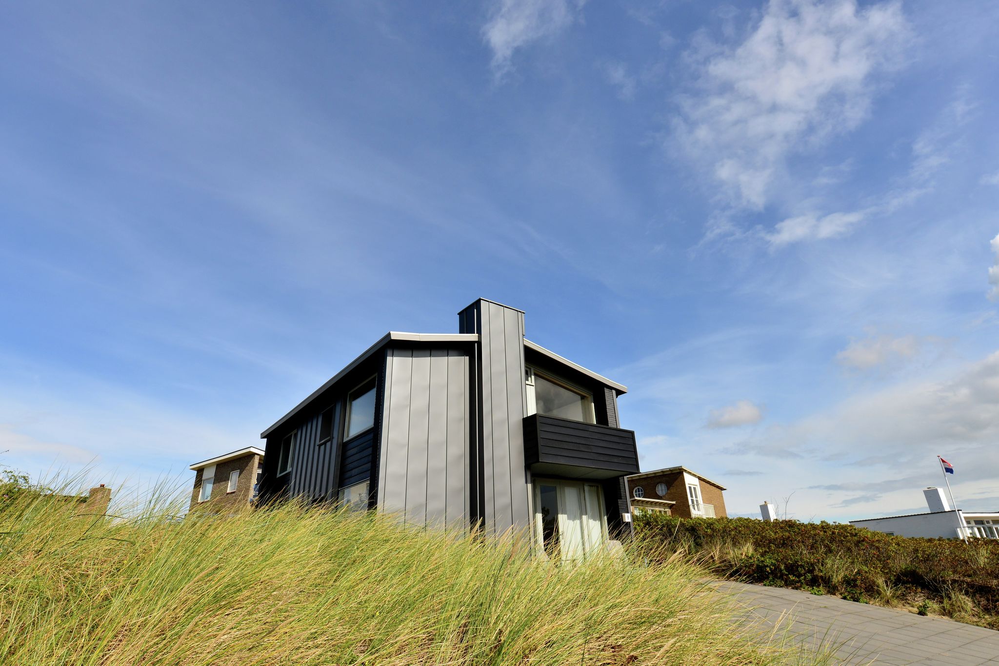 Uniek familiehuis direct aan het strand van Bergen aan Zee met terras en balkon