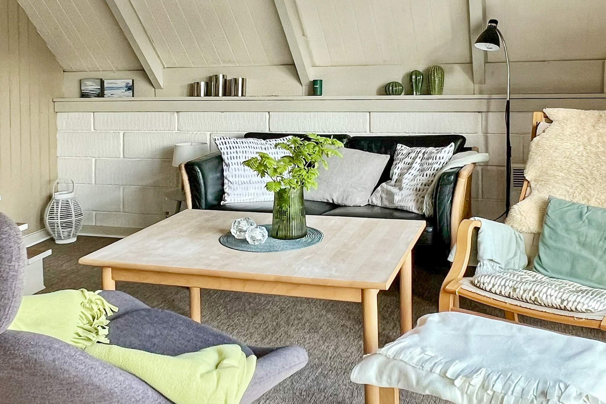 open kitchen(cooker(electric), hood, coffee machine, dishwasher, fridge-freezer), Living/bed room(TV(satellite, german television channels), chromecast), bedroom(2x single bed), bedroom(2x single bed), bedroom(double bed), bathroom(bathtub or shower, washbasin, toilet), grill, fridge(+ freezer), heating(electric), terrace, BBQ, children\'s bed, high chair, air to air heatpump, chromecast