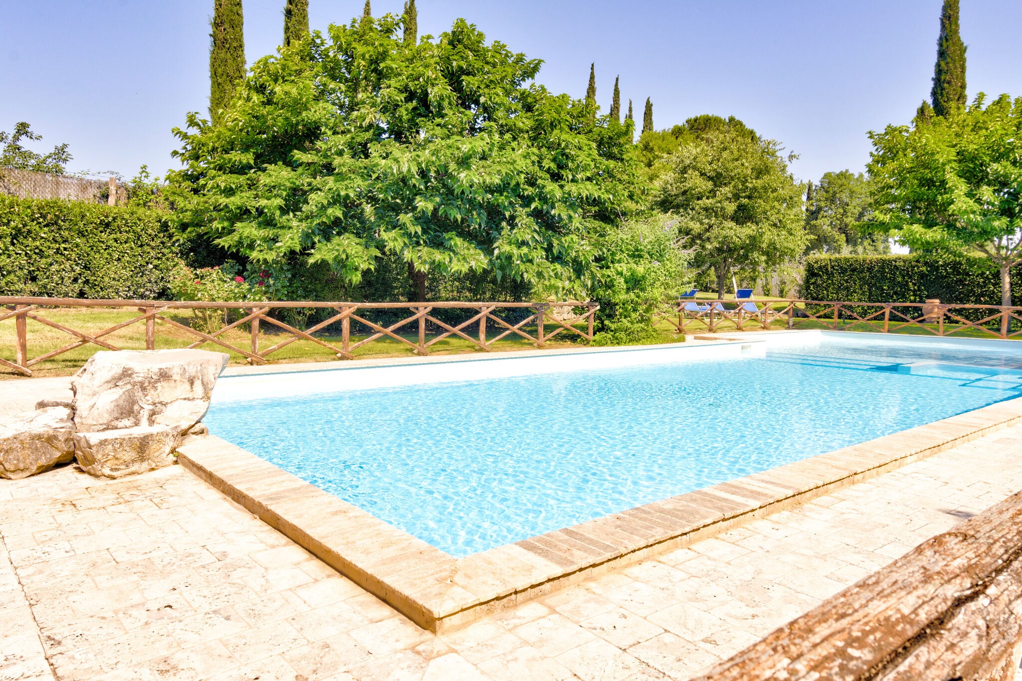 Ferme moderne à Marsciano avec piscine