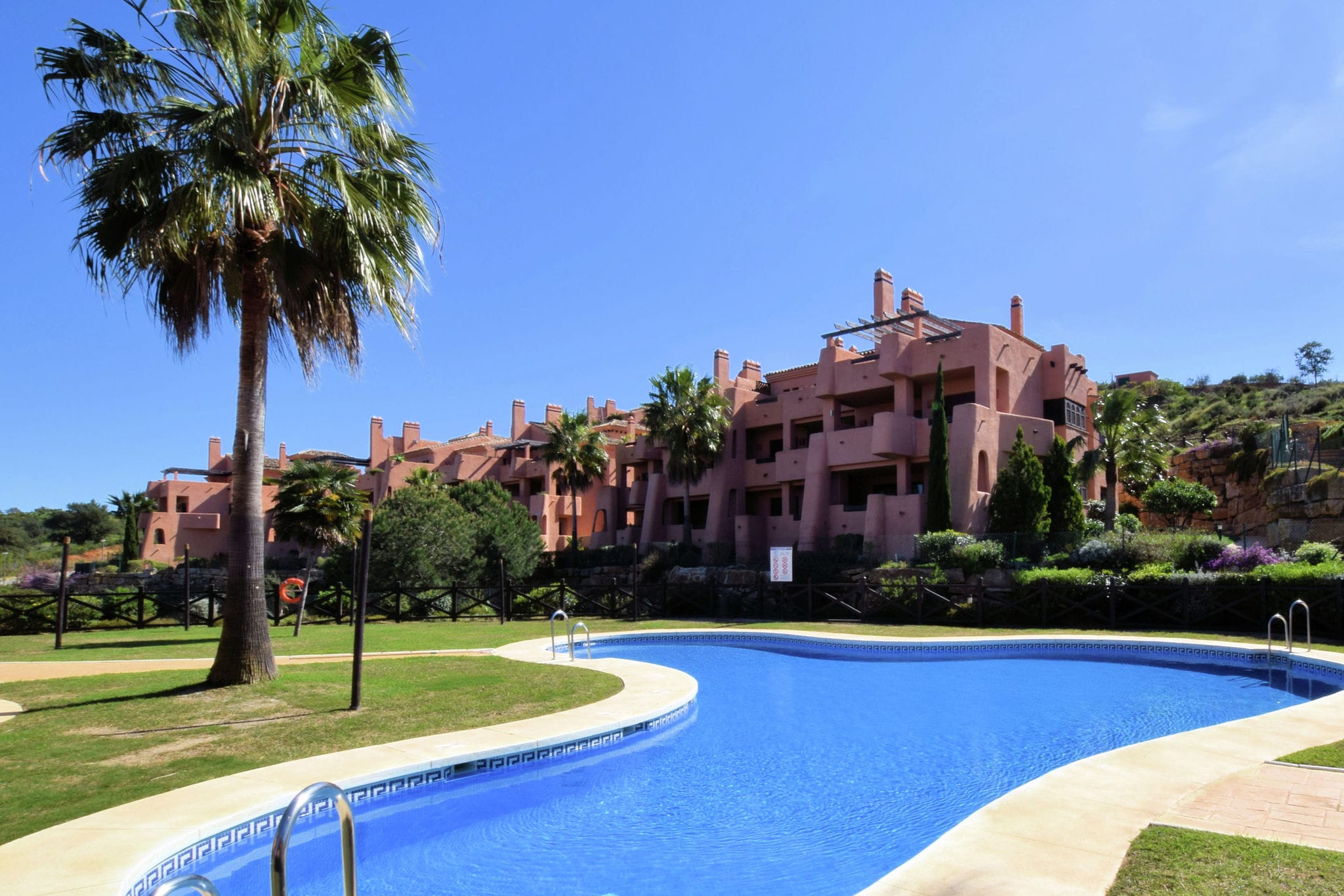 Appartement moderne à Ojen en Andalousie, avec piscine