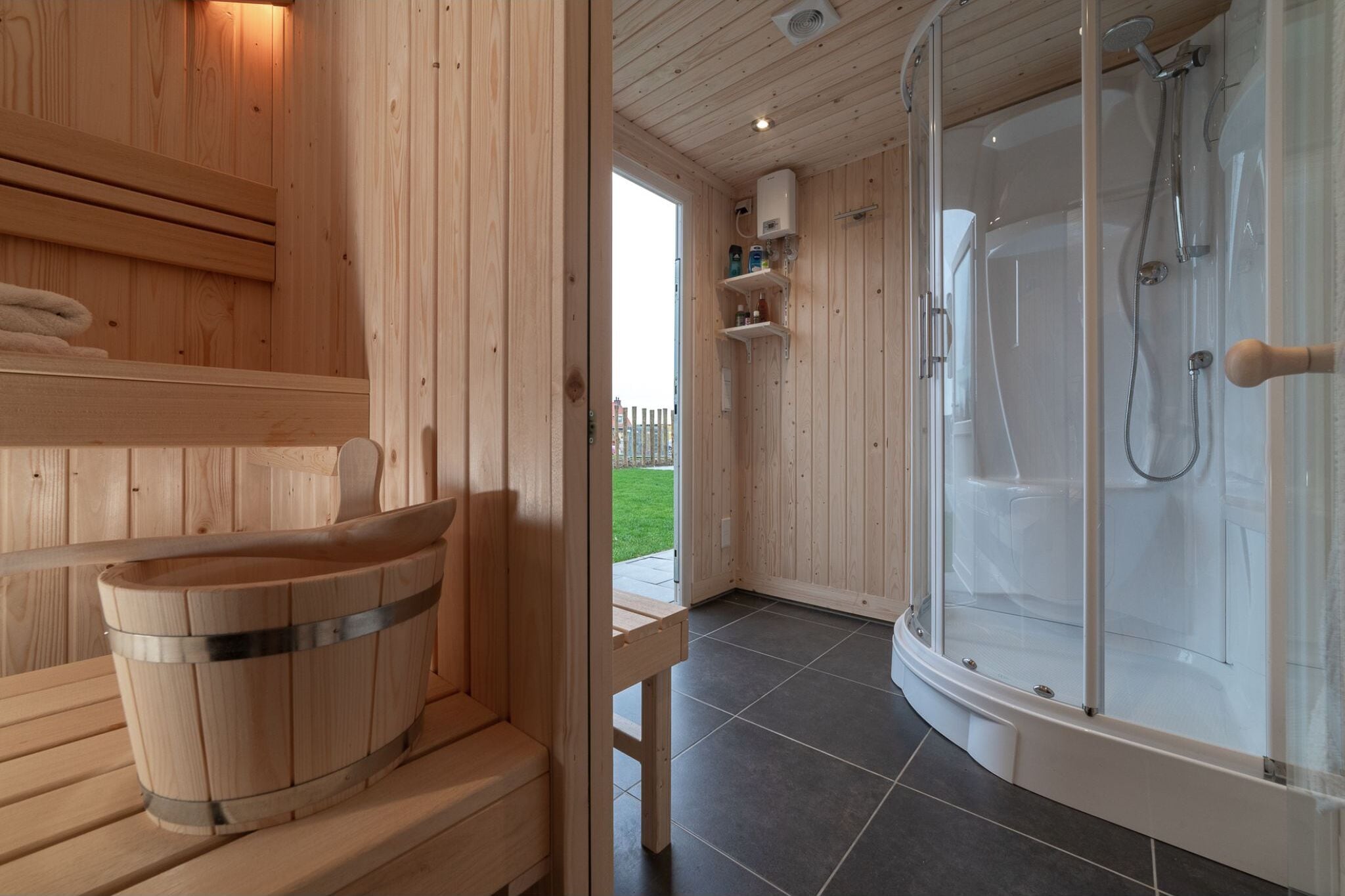 Wellness villa with private bubble bath
