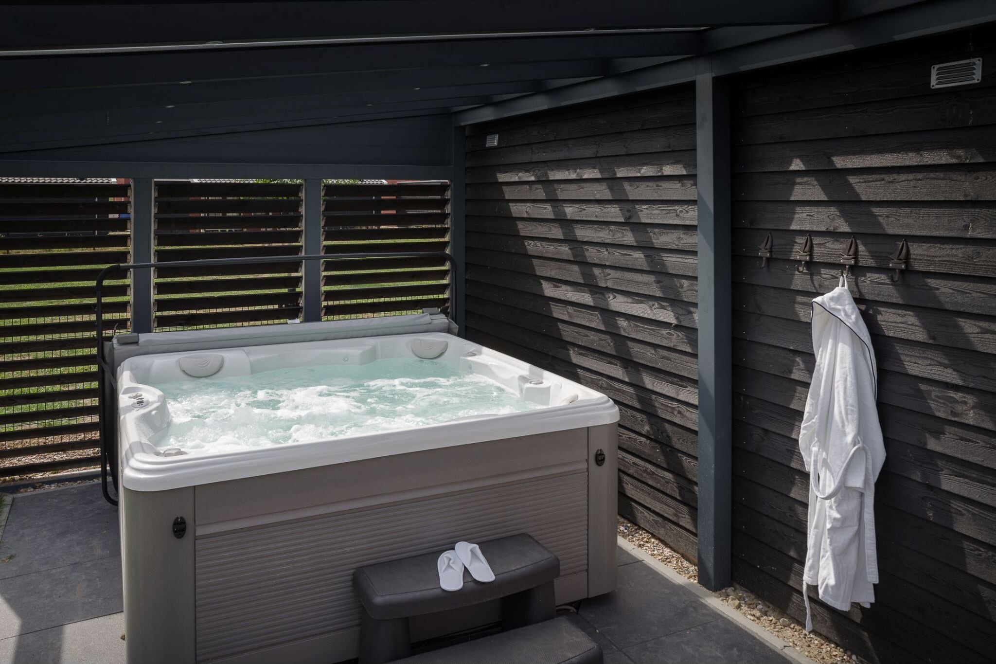 Wellness villa with private bubble bath