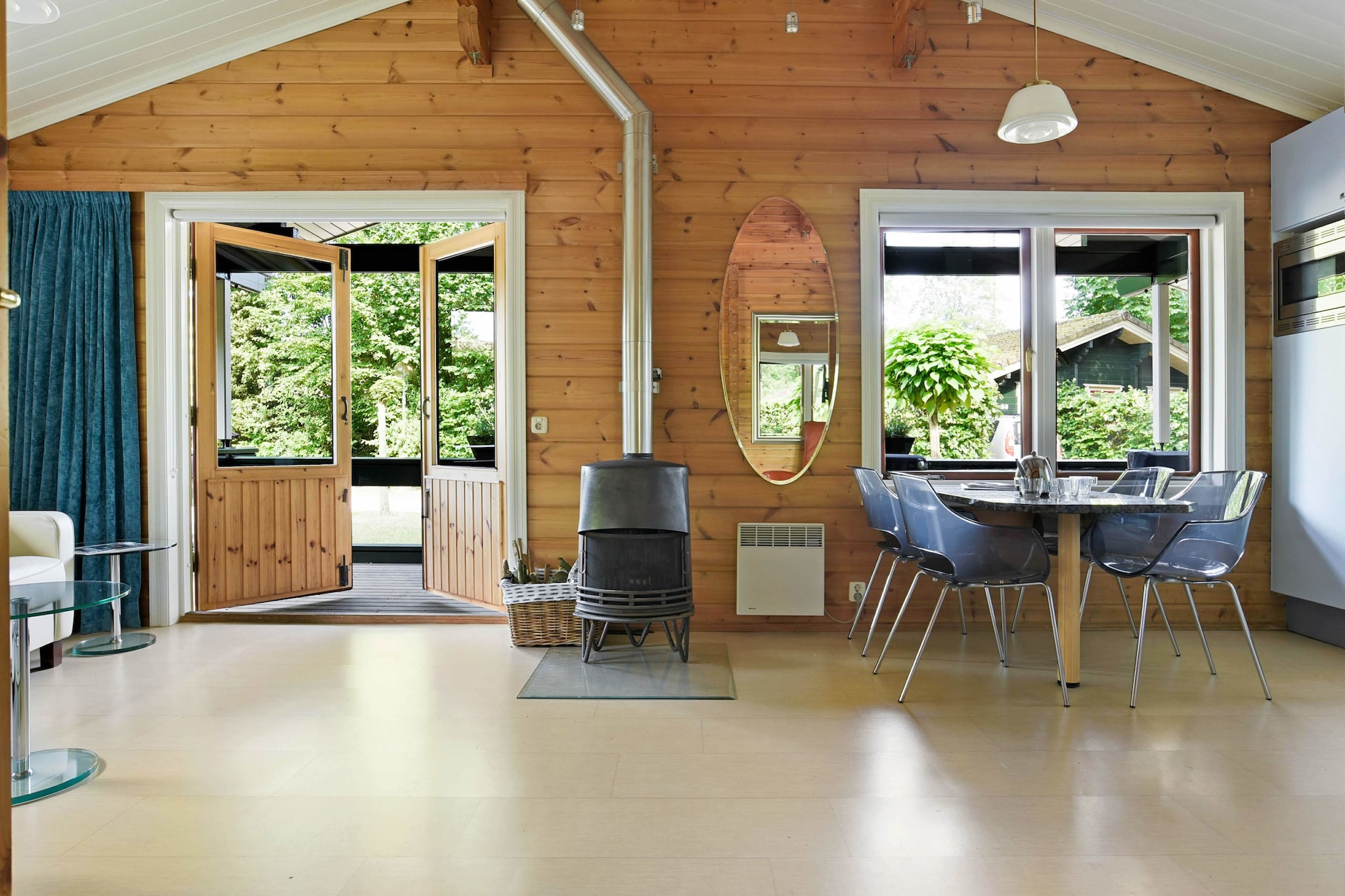 This is a splendid 2-bedroom holiday home in Hulshorst. Located in the lap of nature, it exudes tranquility and is ideal for a relaxing family vacation.
The surroundings offer endless opportunities for walking, cycling and excursions. The heaths, sand drifts, forests and the Veluwemeer are close by. You will find many museums, such as the Noord Veluws museum. To soak in more culture, visit cities such as Amersfoort or one of the Hanseatic cities like Hattem or Zwolle. There's a lake just 1 km from the home where you can play exciting water sports. You can go horseriding 3 km away and find a tennis court and golf course 4 km from the home. A supermarket is 2 km away and you'll find restaurant 5 km from the home.
The home has a spacious indoor wood-fired sauna for relaxation. There is a well-tended garden and a terrace. For entertainment, there is a smart TV. The home is child-friendly and has a children’s bed and high chair.
It is not allowed to bring your own firewood, because of the environment and smoke pollution.
The nearest train station is 4 km away and the airport is 80 km from here.